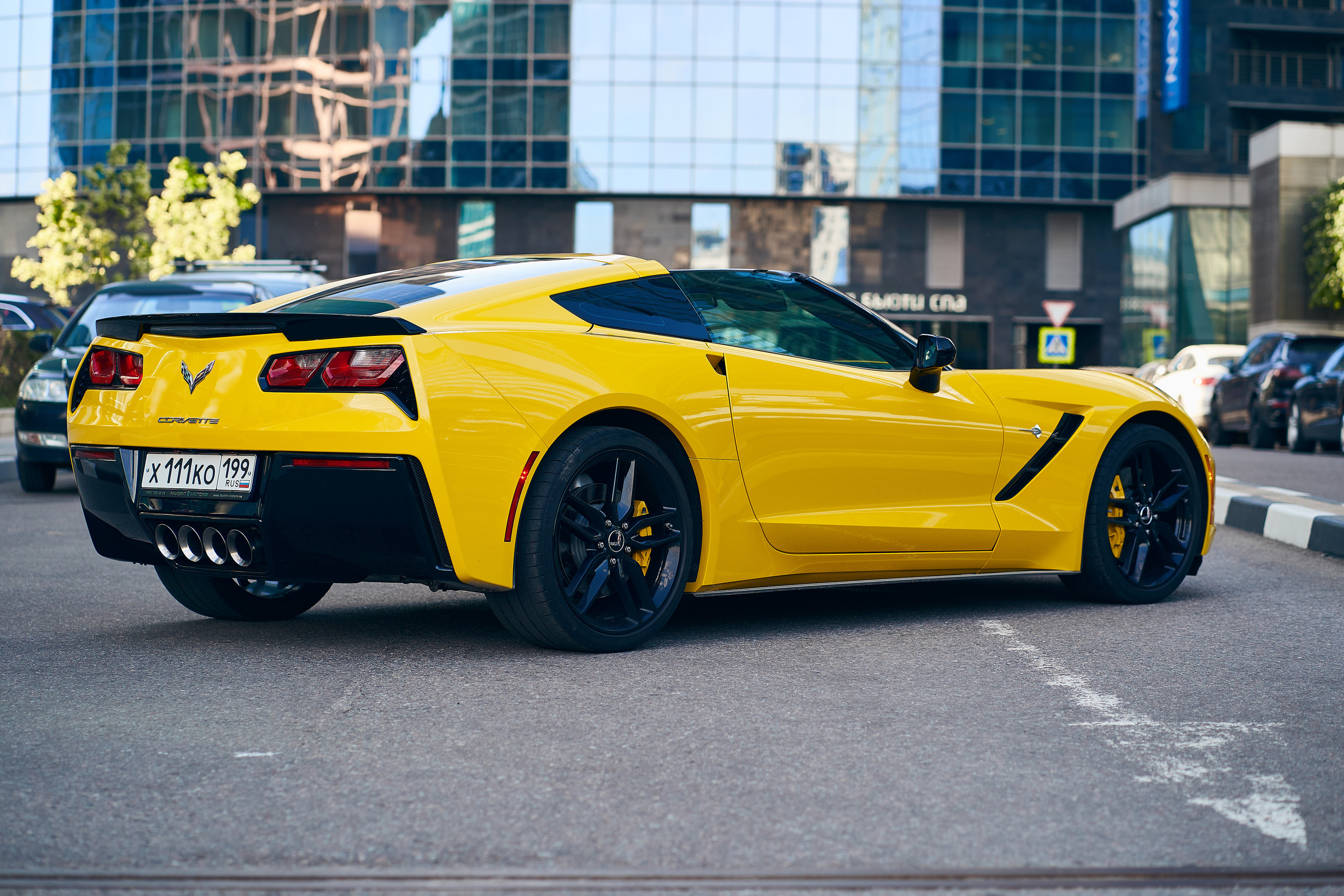 Съемка автомобилей в Москве для бизнеса и личных целей