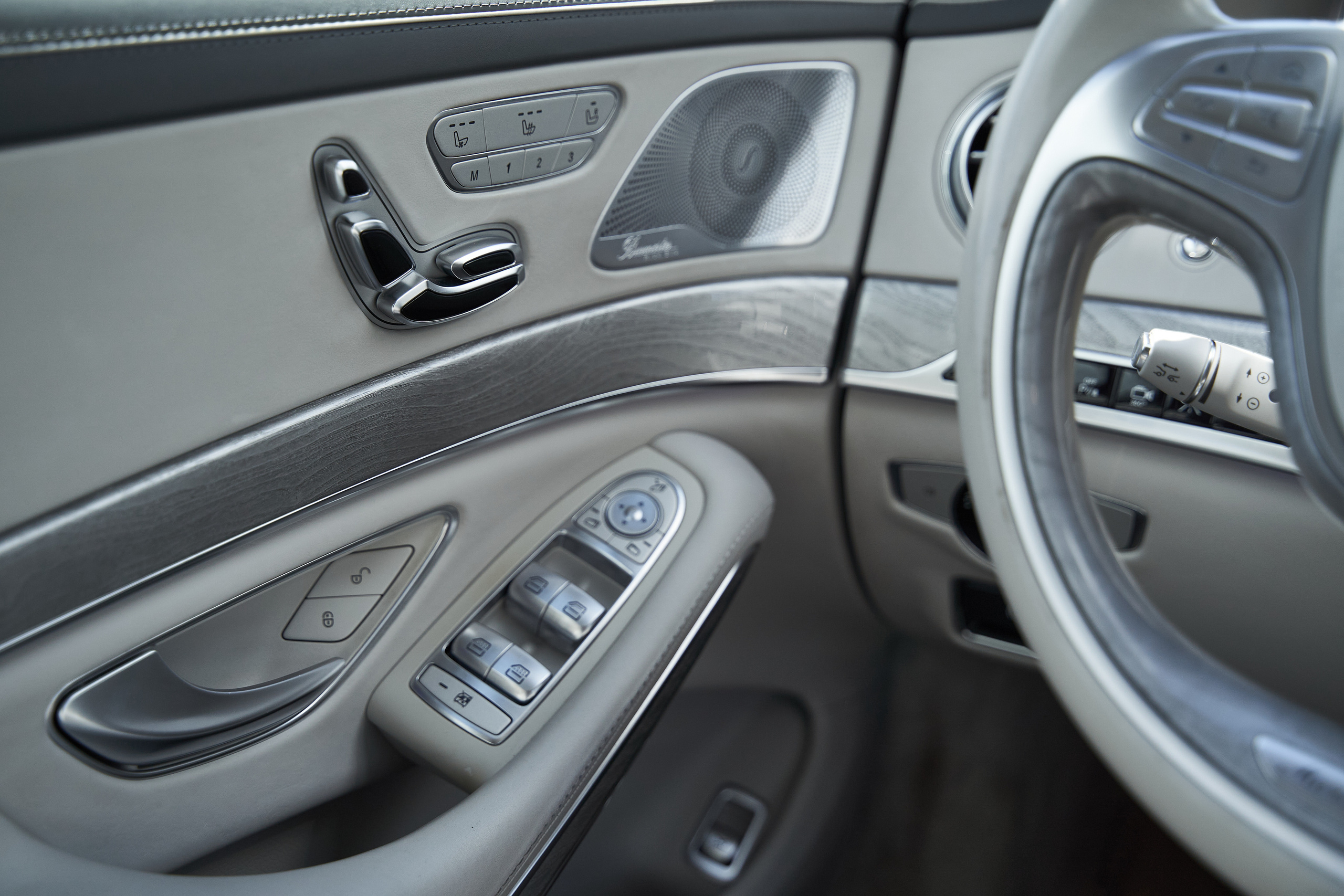 Съемка автомобилей в Москве для бизнеса и личных целей