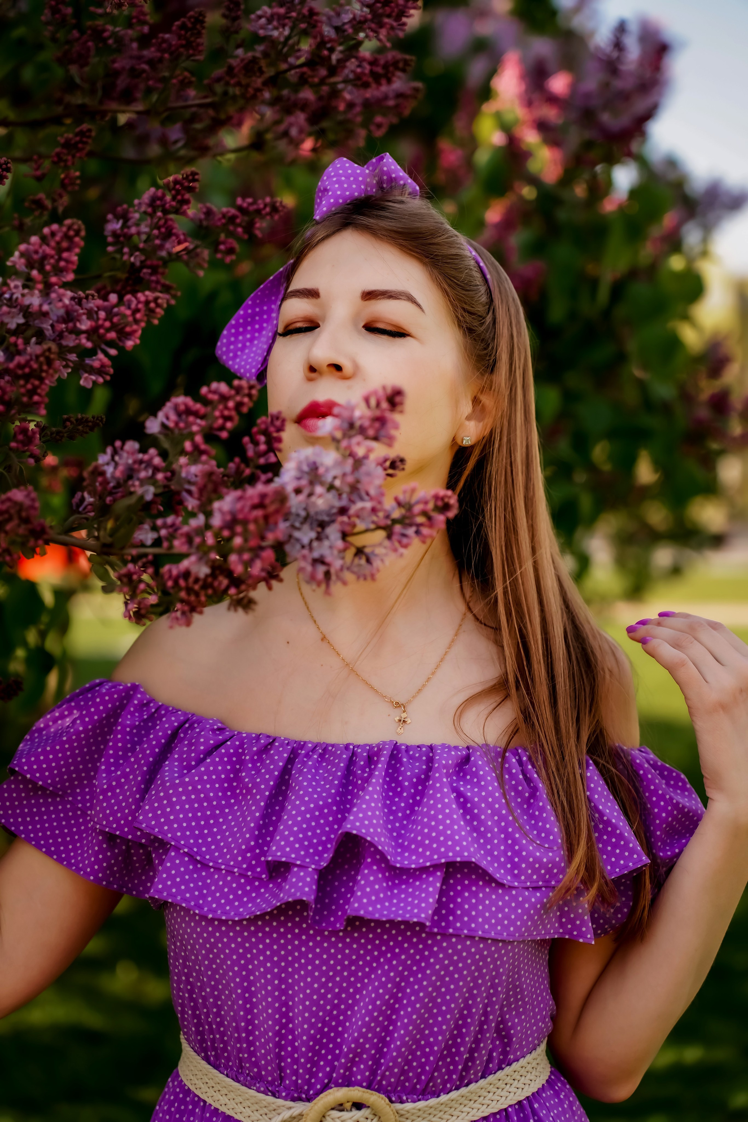 Оля весна сирень. Фотограф Оксана Шавва