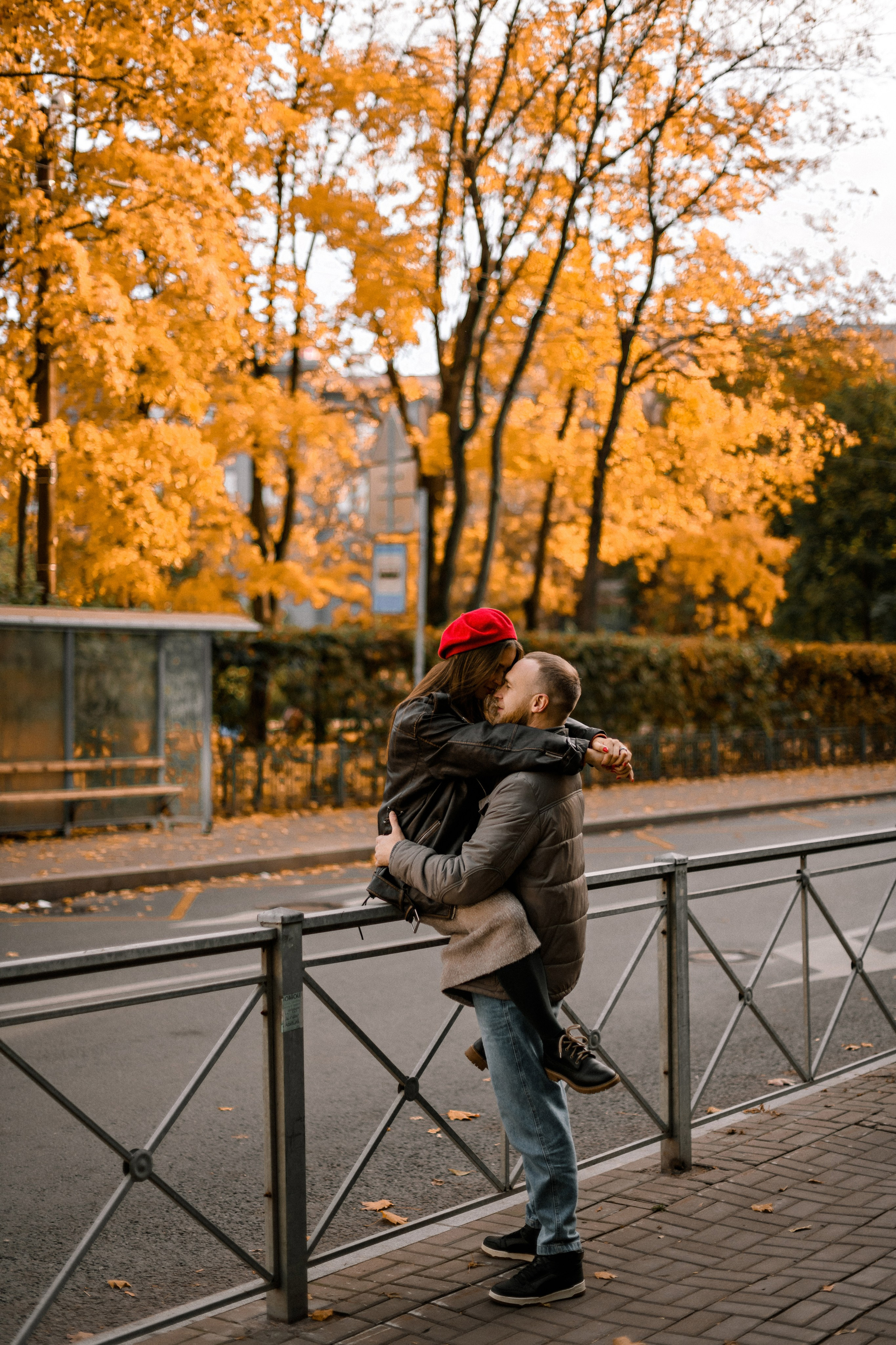 Люба и Коля. Осень на Петроградке. Свадебный фотограф в Санкт-Петербурге София Шубик