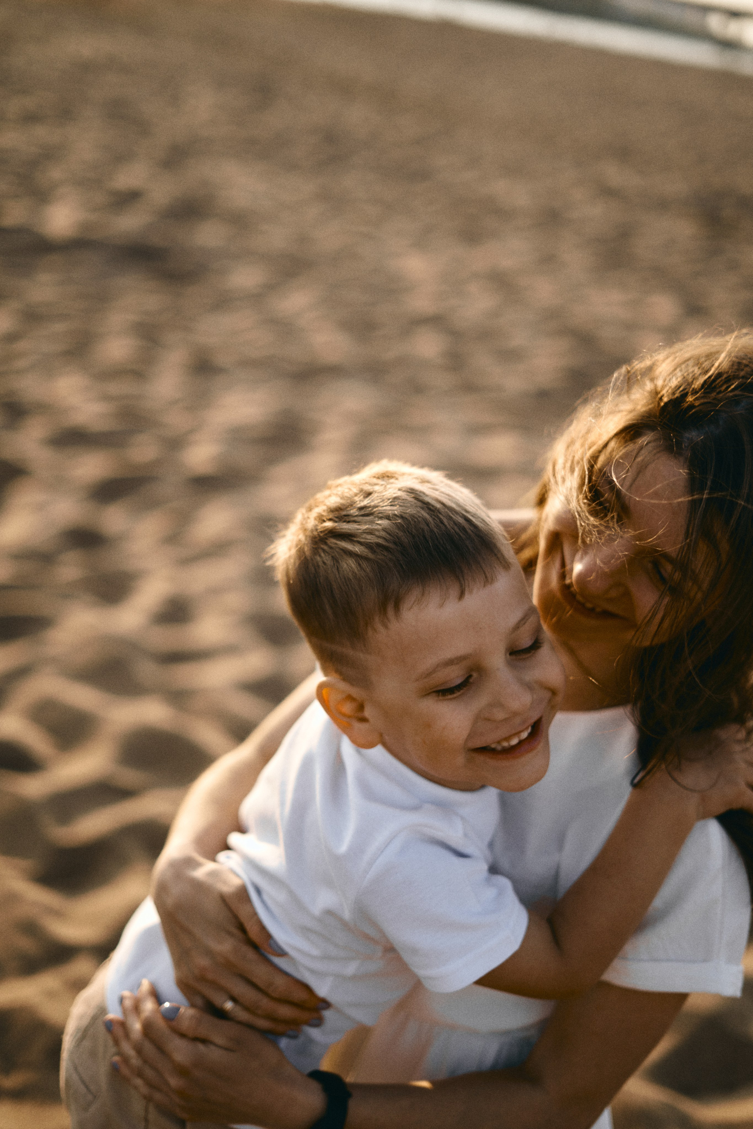 Пляж, ветер и объятия. Фотограф Киров Анжелика Некрасова