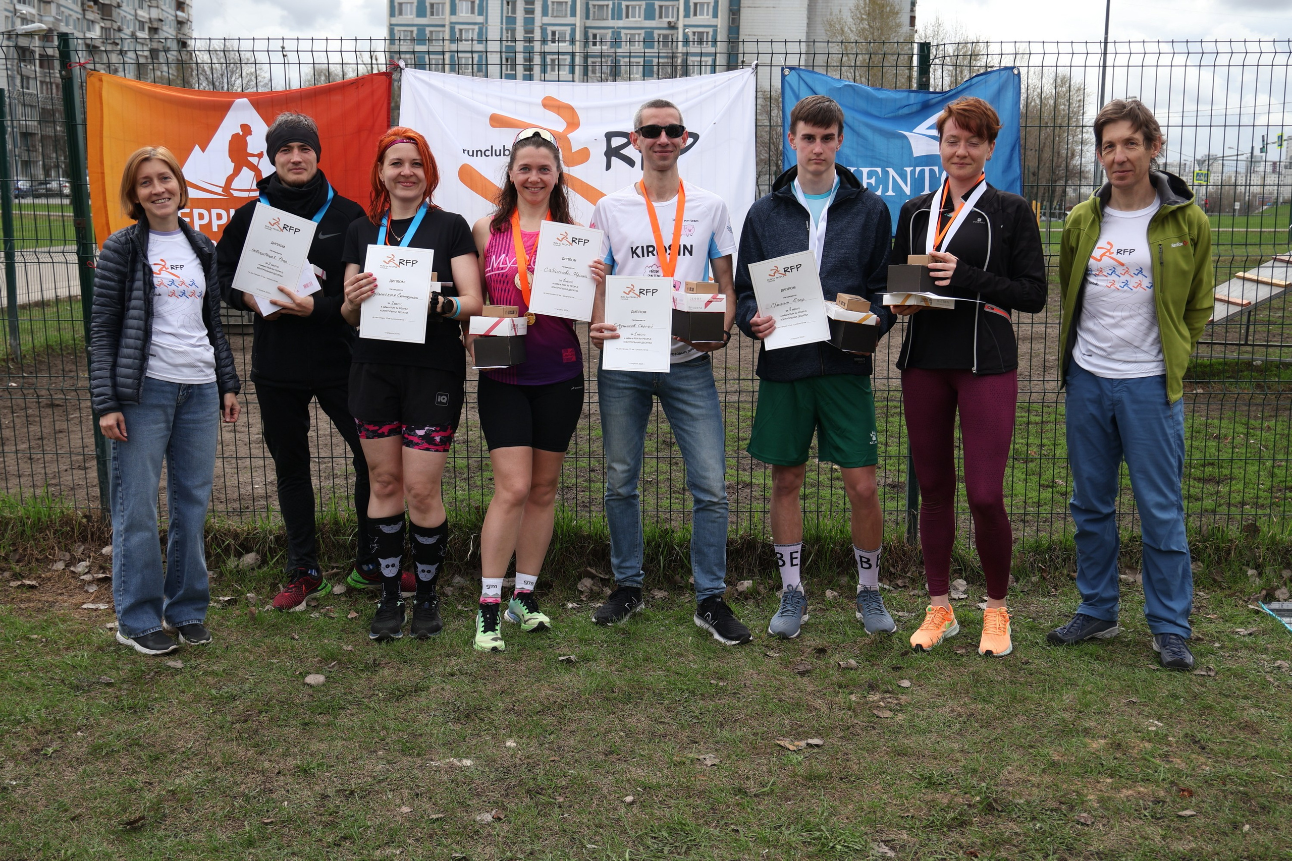 Забег «Контольная десятка» от RUN for PEOPLE. Спортивный и репортажный фотограф Ермакова Светлана