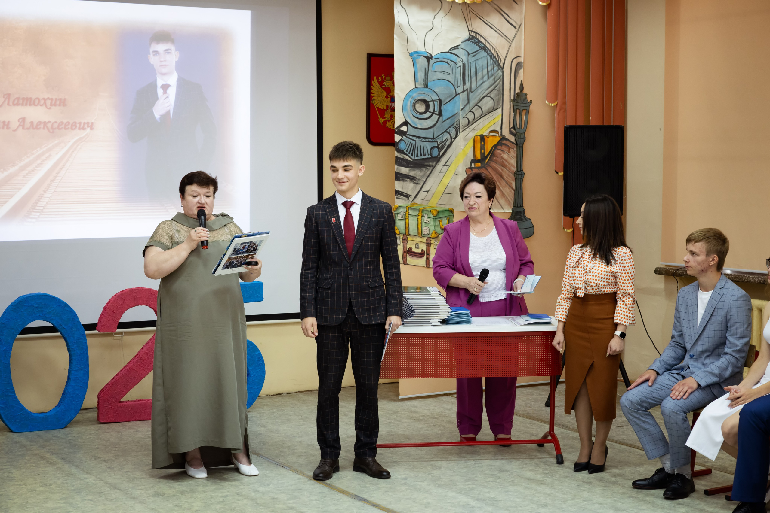 Выпускной 11 класса средней школы № 1 имени Героя Советского Союза Б. Н. Емельянова, г. Тула. Фотограф в Туле — Борисов Николай