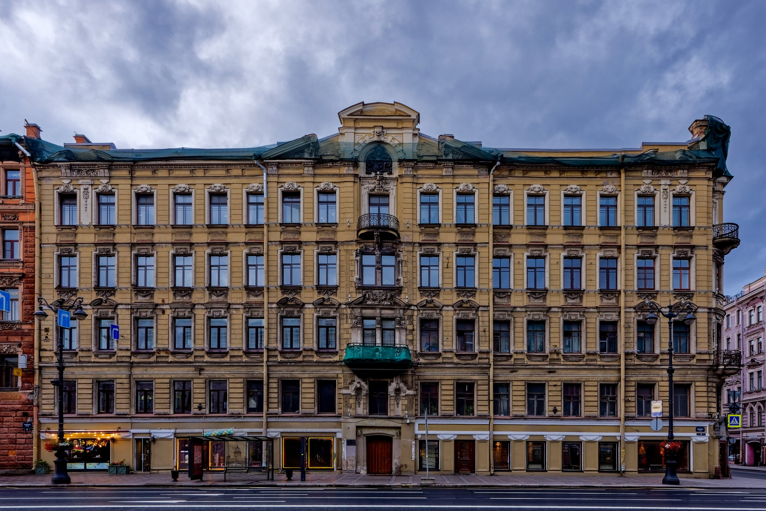 Санкт-Петербург, Невский проспект, дом 45 (улица Рубинштейна, дом 2). Дом Ростовцева, 1877 год. Архитектор Генрих (Андрей) Леонтьевич Гун. ОКНРЗ 782411413990005