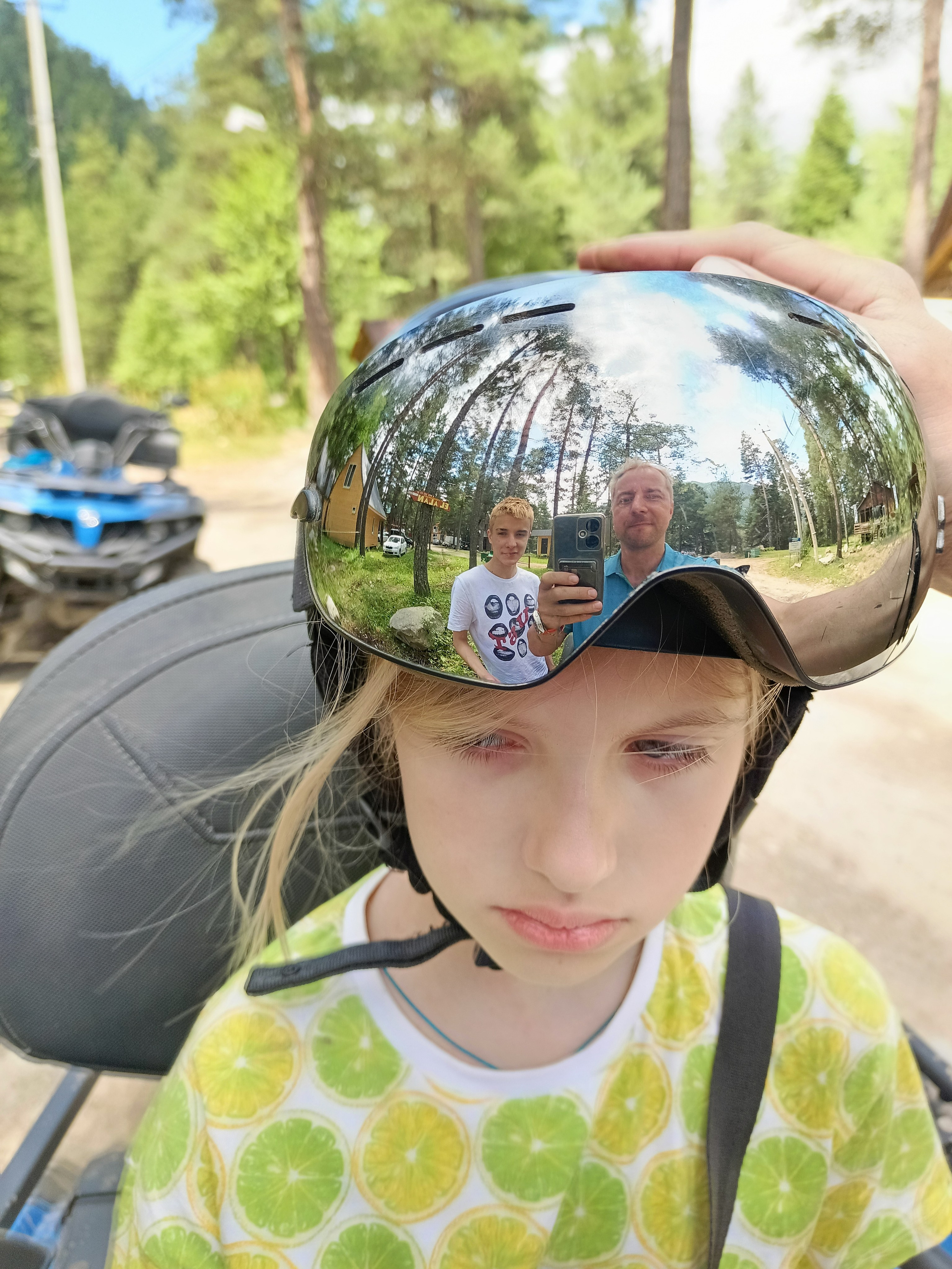 Эльбрус 2023 Маша Саша Дима. Заставка