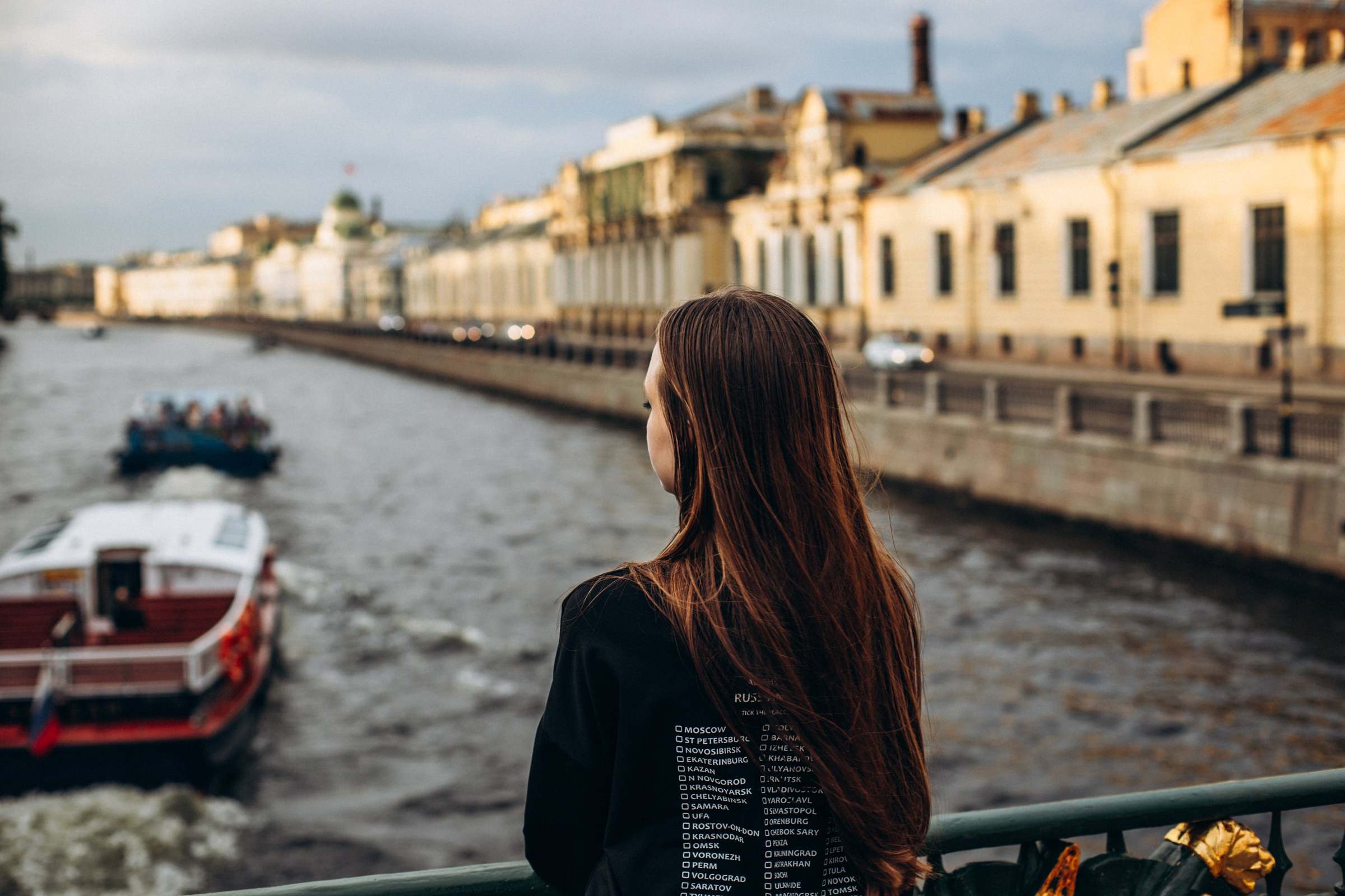 Наталья и Дарья в июле. Фотопрогулка в Петербурге. Индивидуальный и семейный фотограф в Санкт-Петербурге