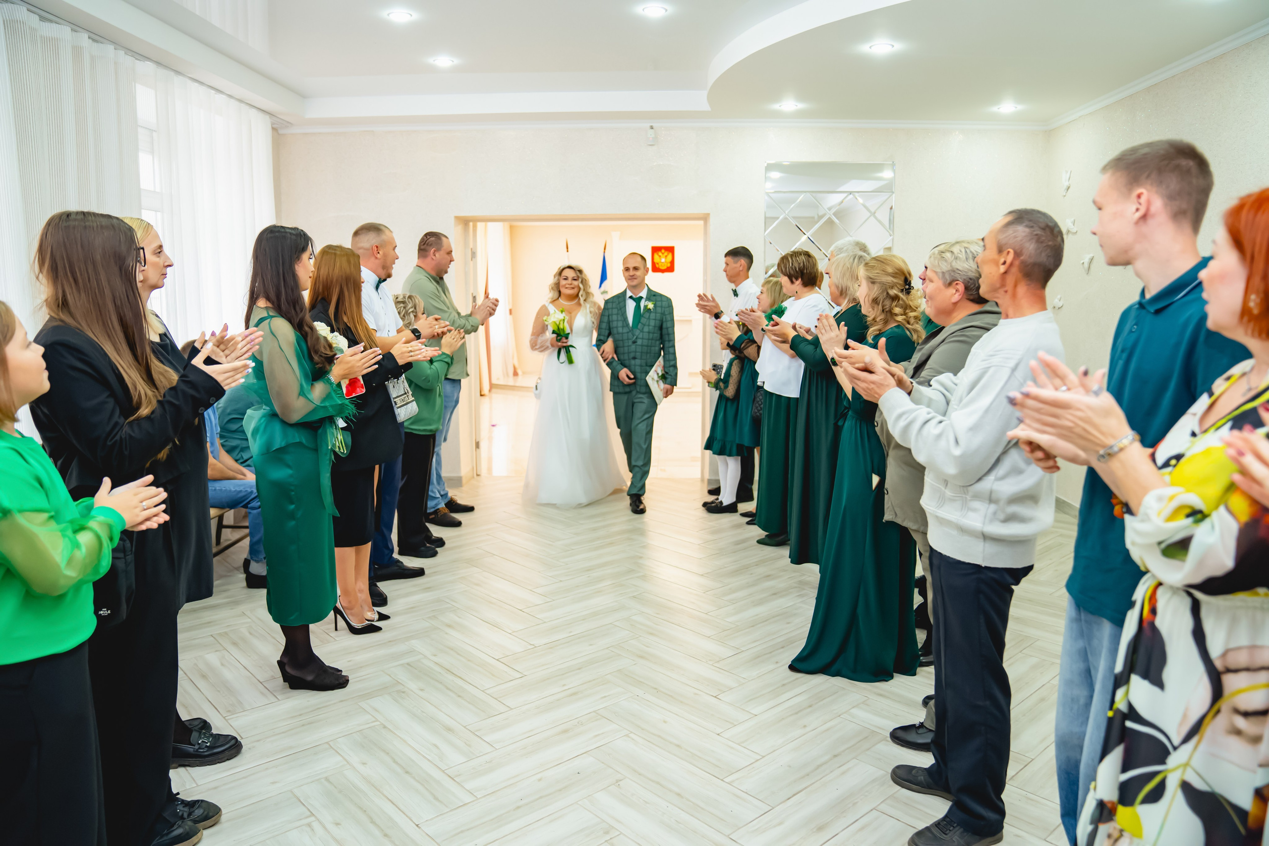 Осенняя Свадьба 2024. Занимаюсь профессиональной фотографией и живу рядом с Байкалом. Работаю в разных жанрах