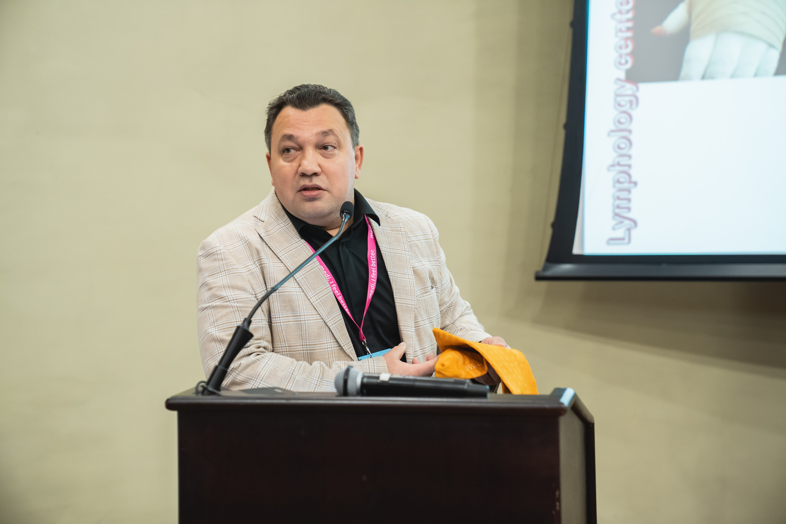 Фотосессия форумов, конференций. Занимаюсь профессиональной фотографией и живу рядом с Байкалом. Работаю в разных жанрах