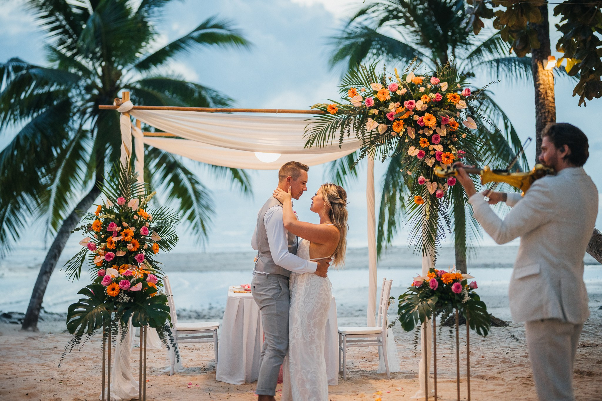 Mariage sur la plage. Mariage à Koh Samui, en Thaïlande. Whatsapp: +66 94 3 650 301