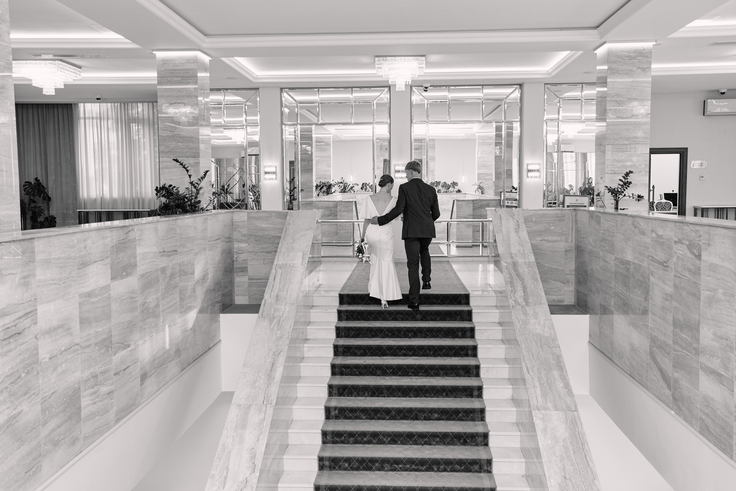 Савеловский ЗАГС и прогулка в БЦ «Фактория». Свадебный фотограф Кирилл Шустров