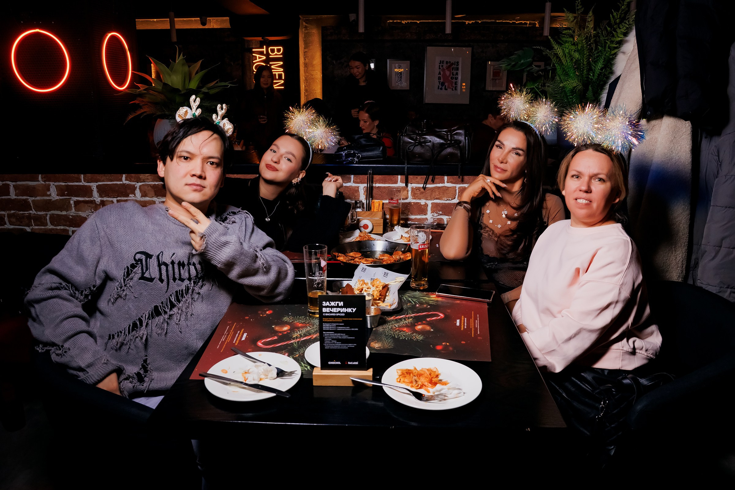 Chechil Pub в ТД Дана-Chechil Розыбакиева. Репортажный фотограф в Алматы Каюпов Сержан