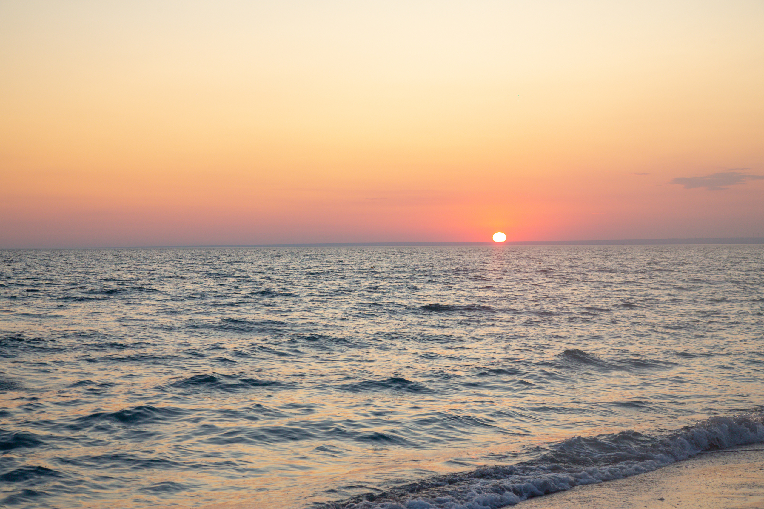 Штормовое. Республика Крым.  Черное море. Закат. 