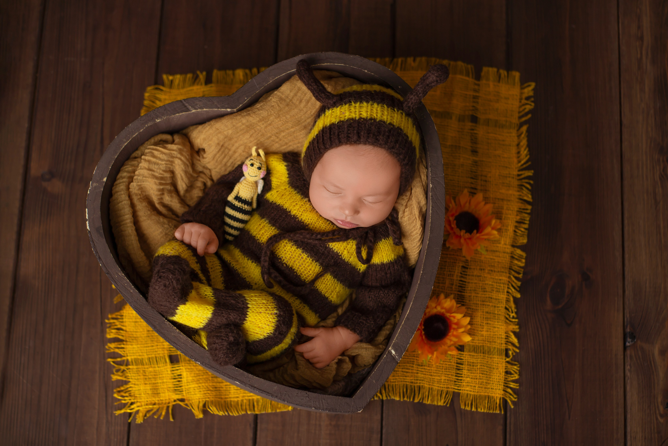 Новорождённые. Оля Март. Фотограф новорождённых город Лида. Фотограф на годик в Лиде