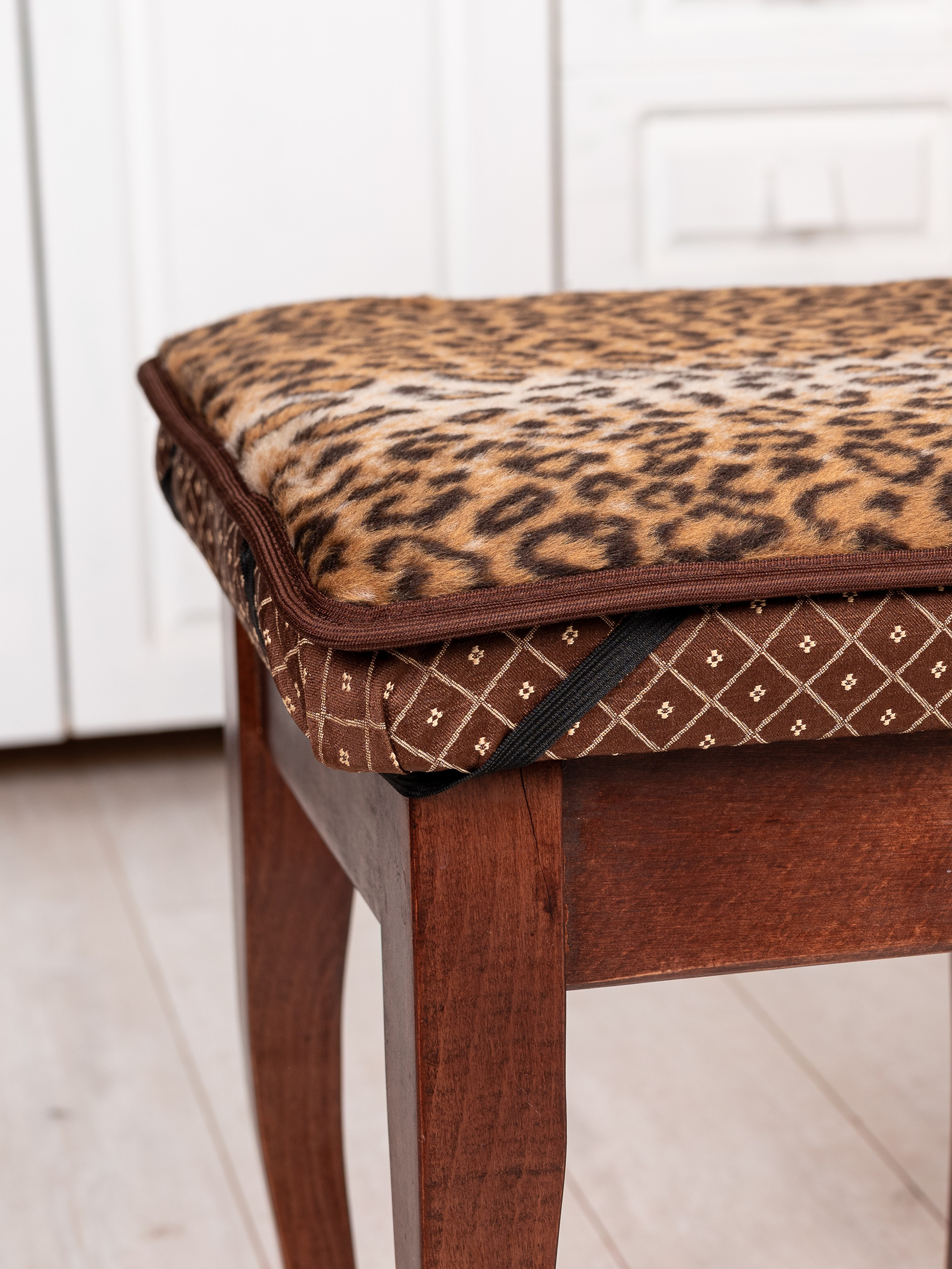 Накидки на стулья. Предметный фотограф, фото для маркетплейсов Пятигорск, КМВ