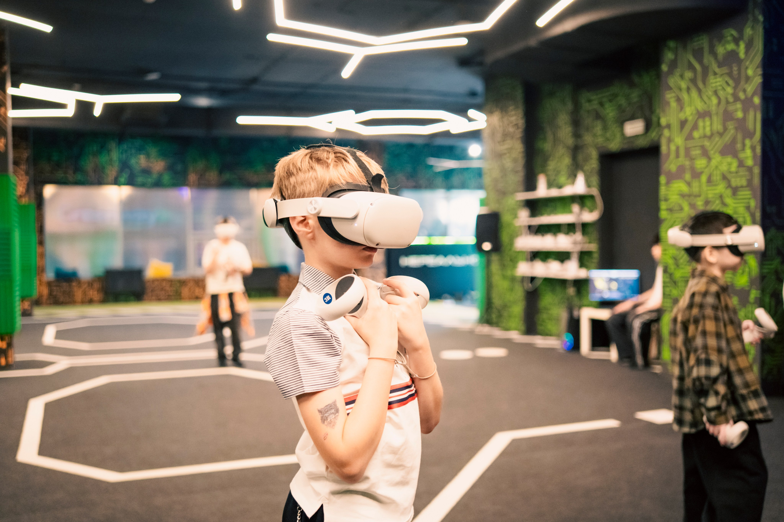 VR April-May. Felixtones