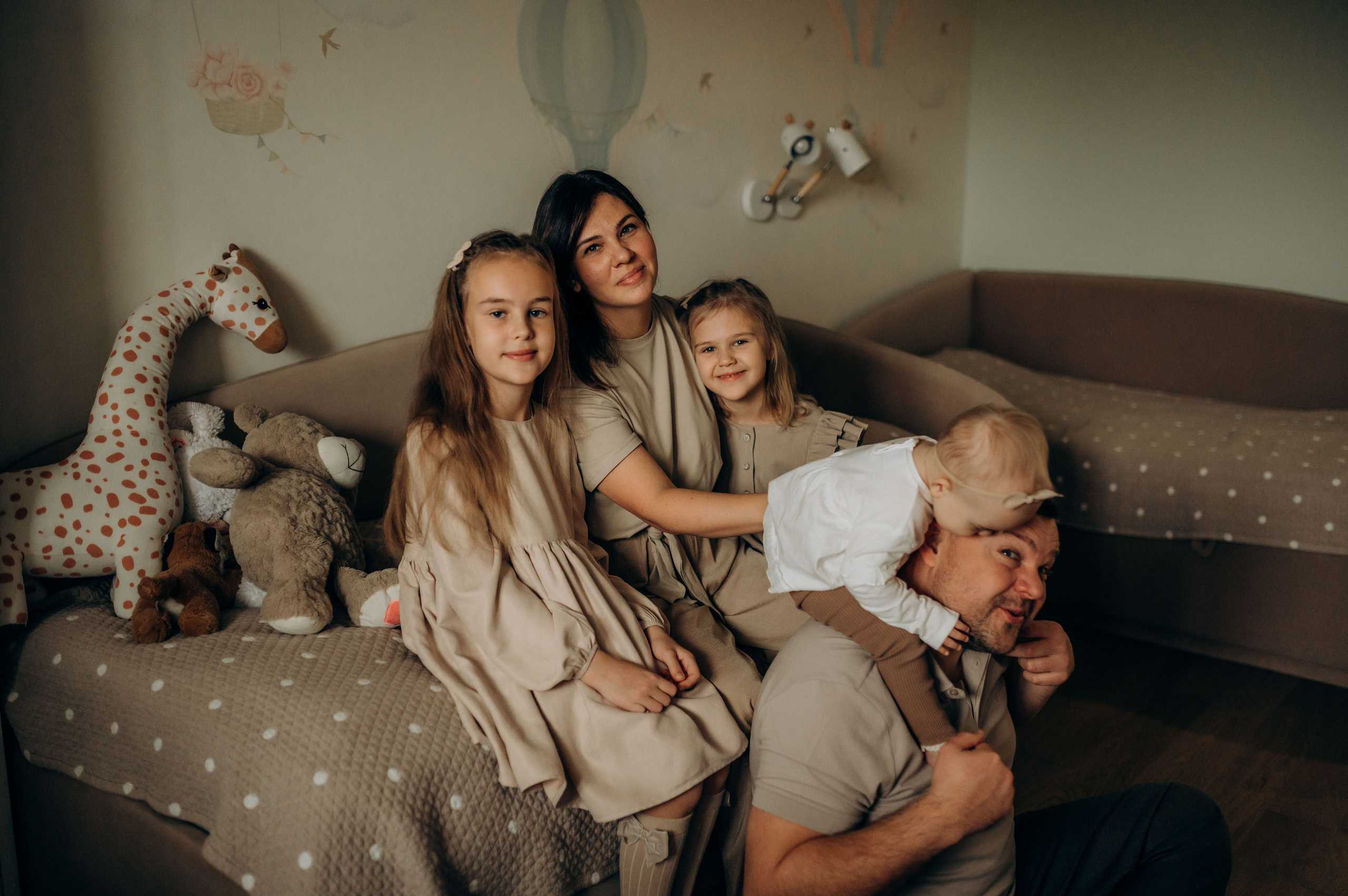 Годик младшей сестрёнке. Семейный фотограф в Домодедово и Москве Елена Пичугина