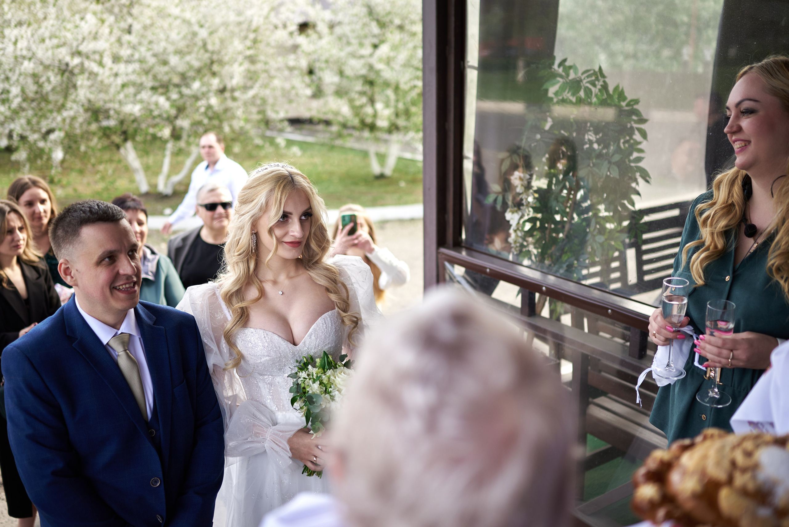 Фотограф Старый Оскол, Губкин. Свадебная фотосессия, доступная цена. Профессиональный фотограф Старый Оскол, Губкин — свадьба, венчание, крещение, юбилей и день рождения