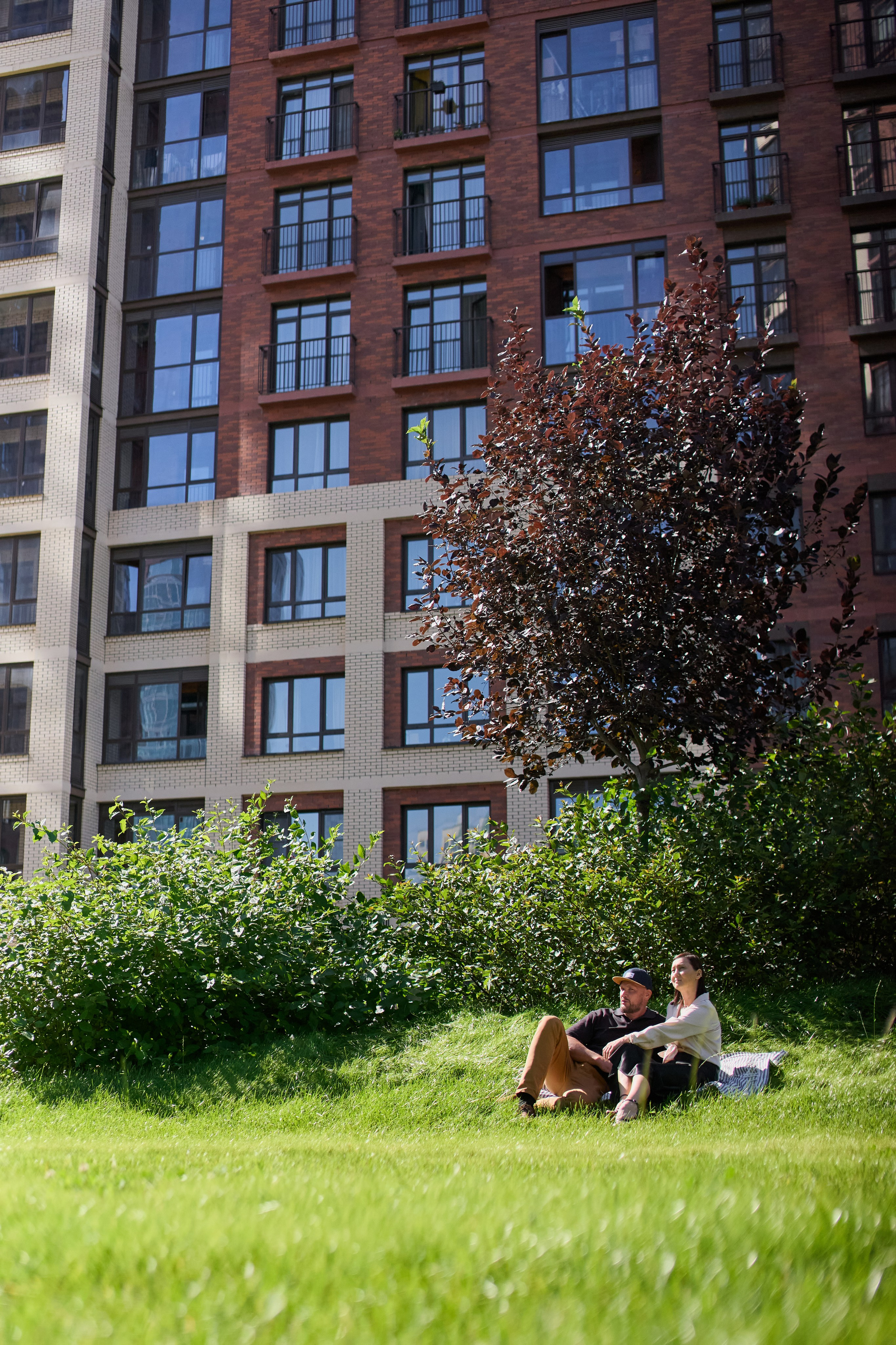 Семейная фотосессия в ЖК Академия для рекламы (Новосибирск). Репортажный и женский фотограф в Новосибирске