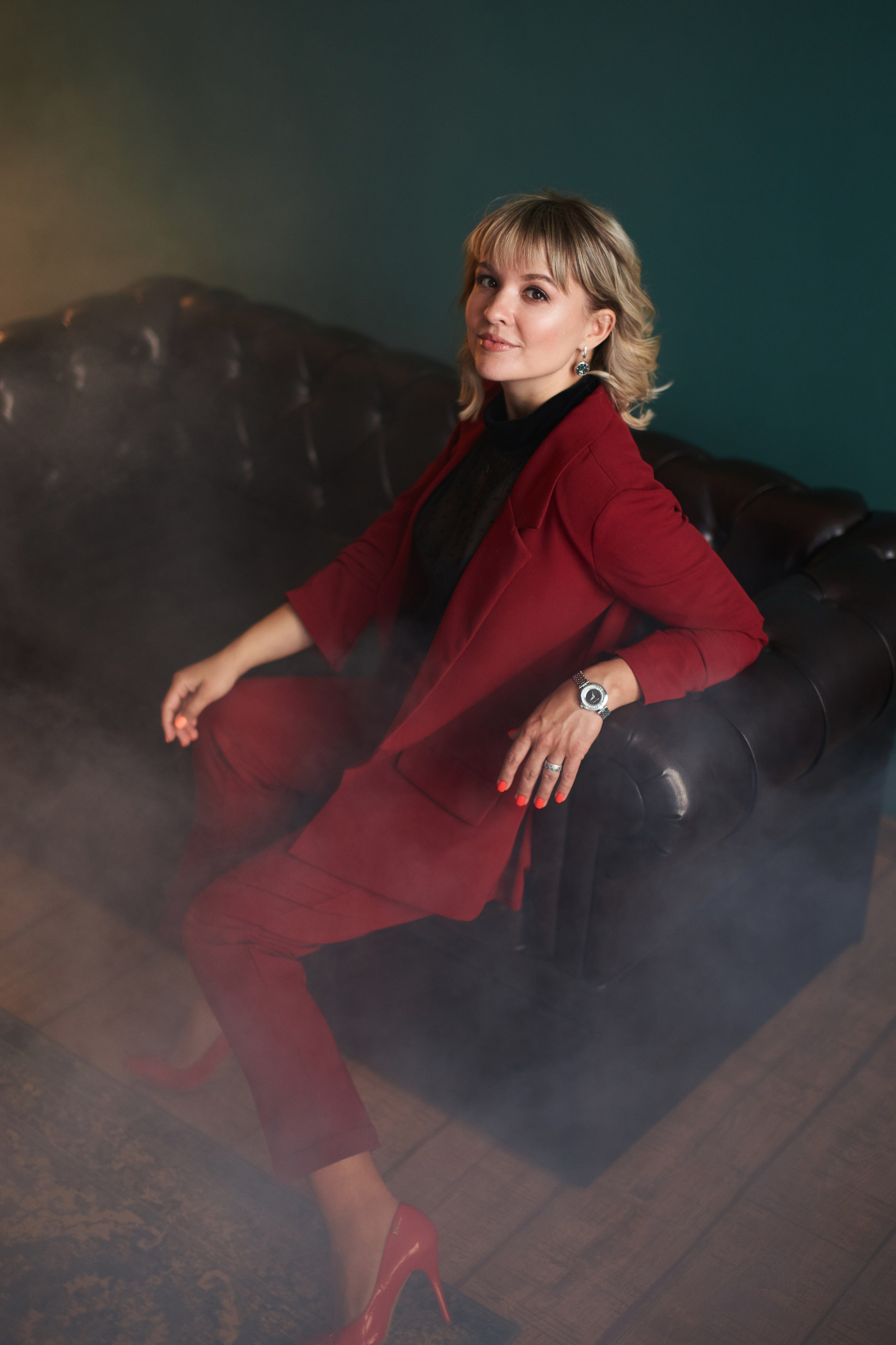 Портреты для Юли в интерьерной студии. Репортажный и женский фотограф в Новосибирске