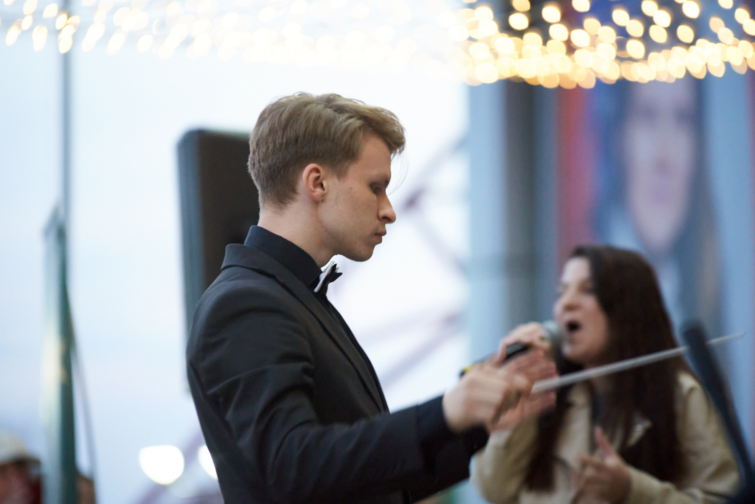 Репортаж: Музыкальная школа Виртуозы в Ночь музеев у планетария. Репортажный и женский фотограф в Новосибирске