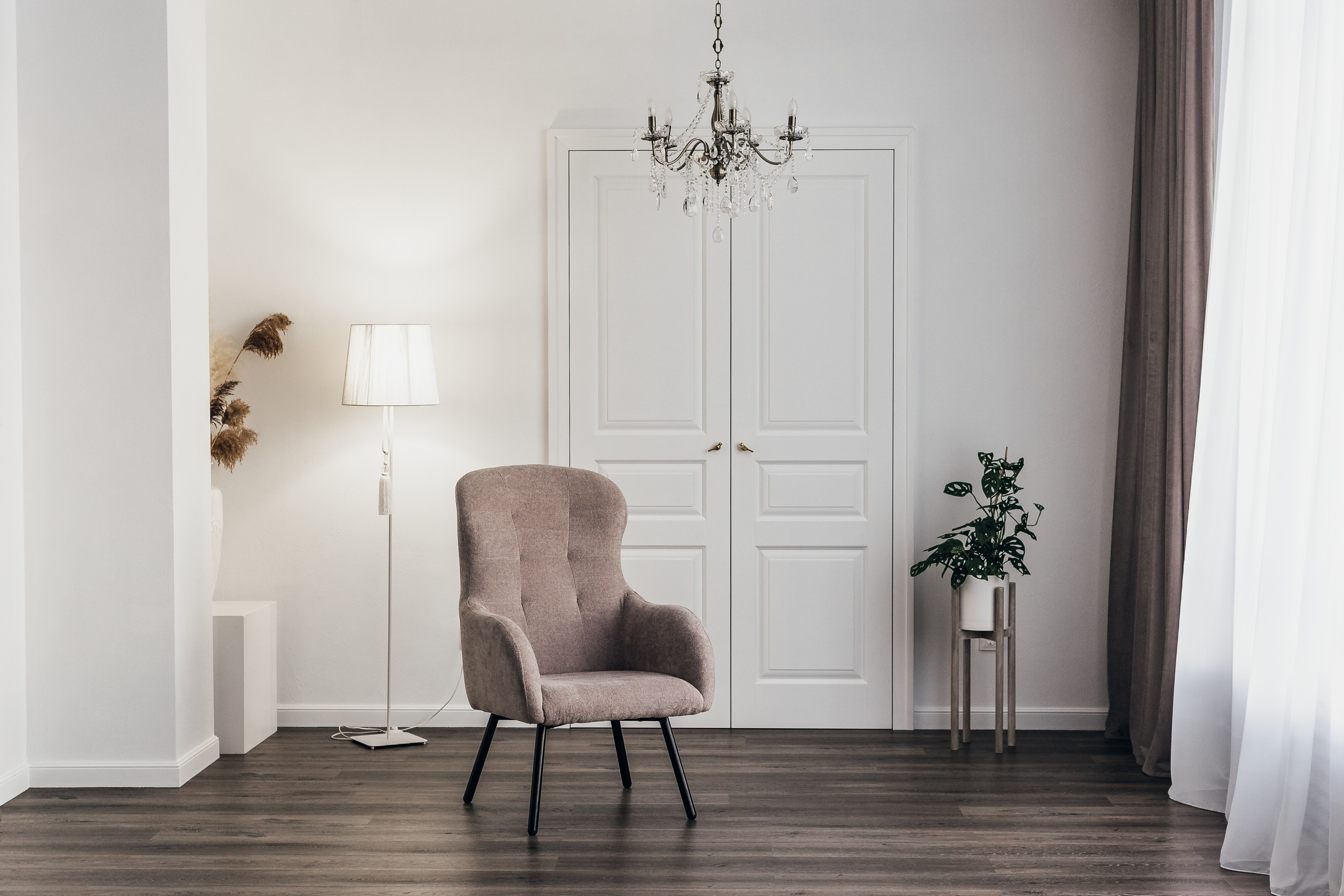 Светлая, просторная фотостудия в Тюмени. Профессиональный фотограф в Тюмени Наталья Кравченко