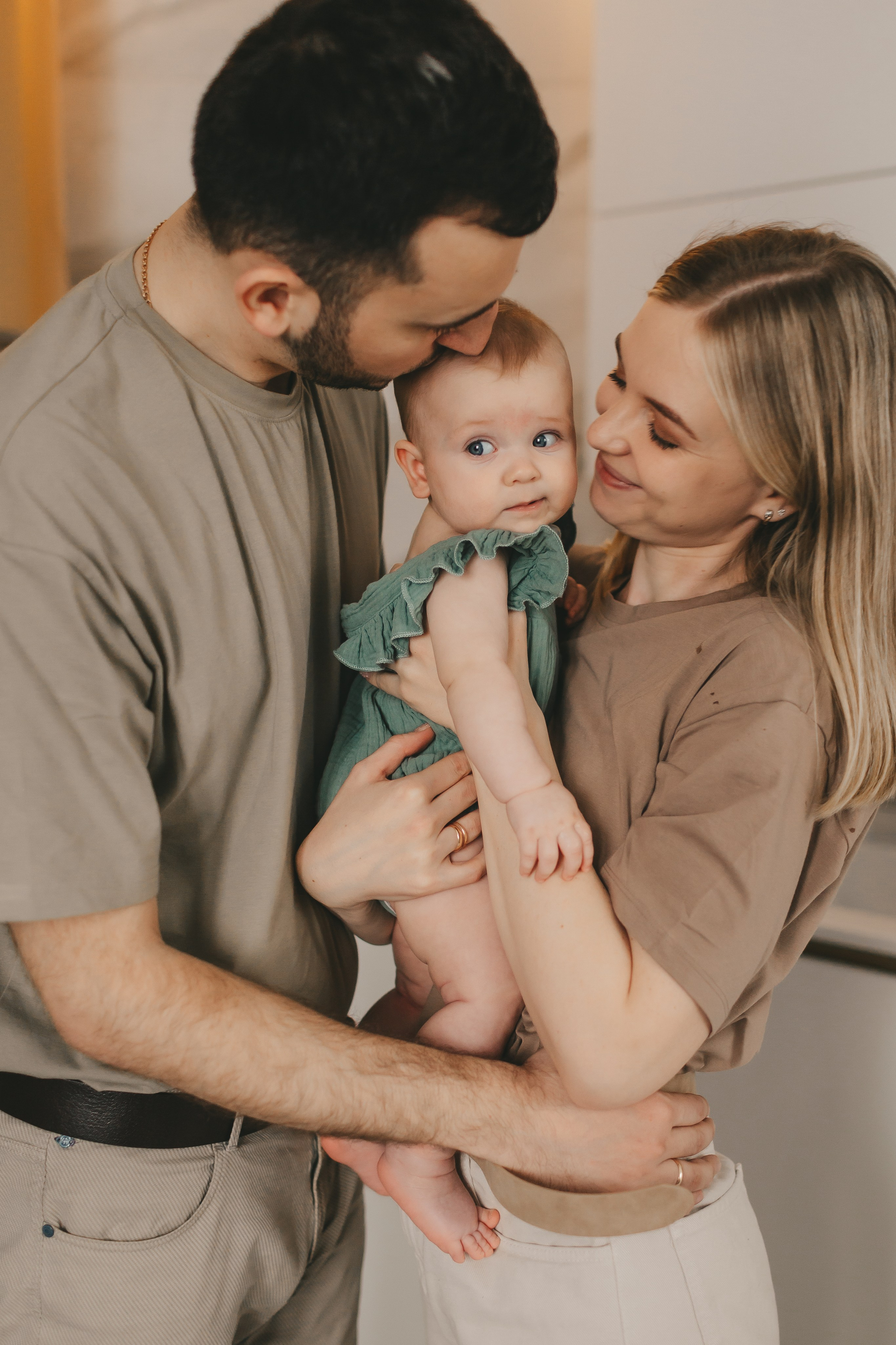 Женя, Юля и Вероника (домашняя фотосессия). Семейный и детский фотограф и видеограф в Москве, Дрокина Наталья
