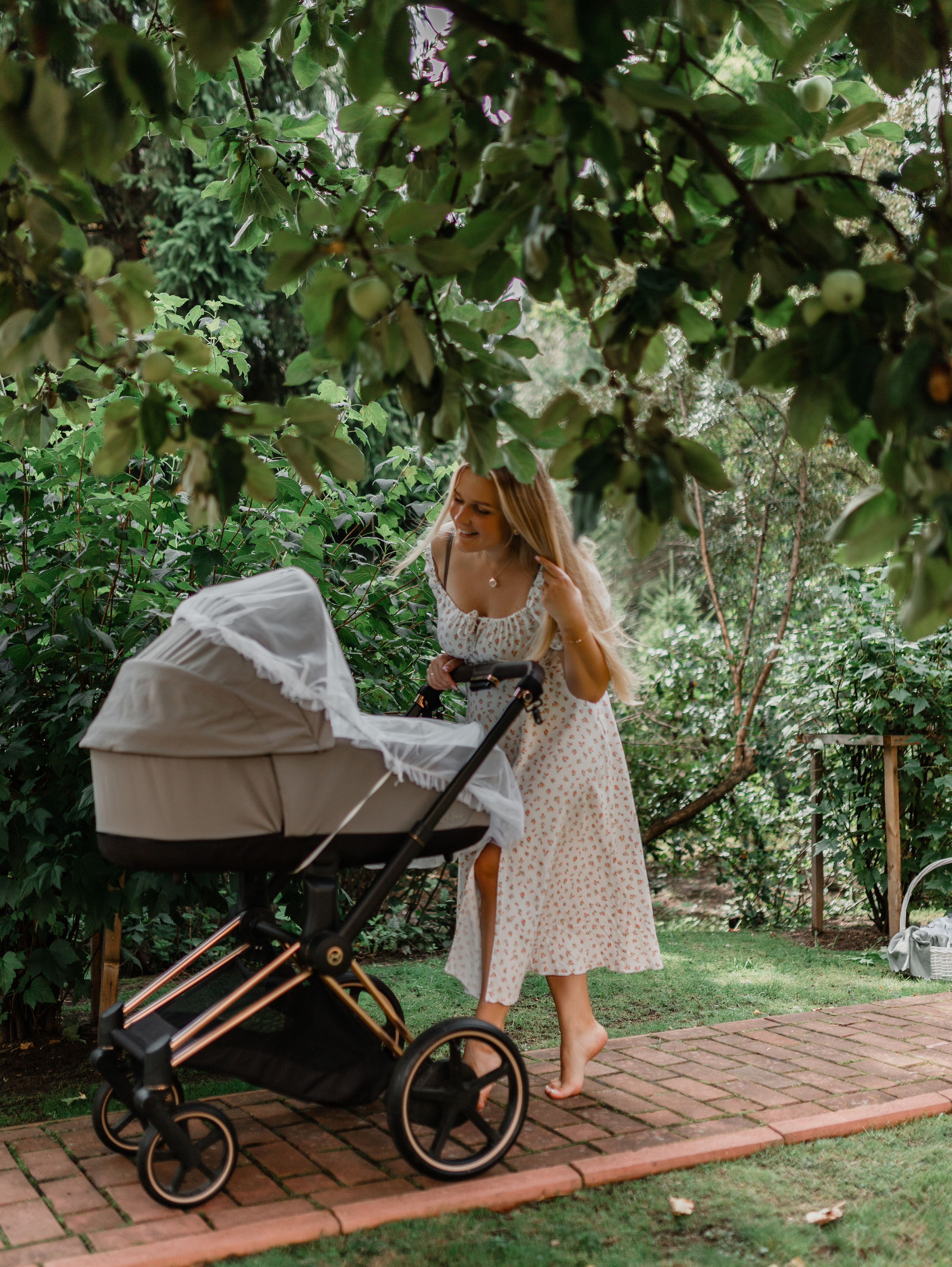 Летний день в саду. Семейный фотограф в Санкт-Петербурге Ирина Иванова