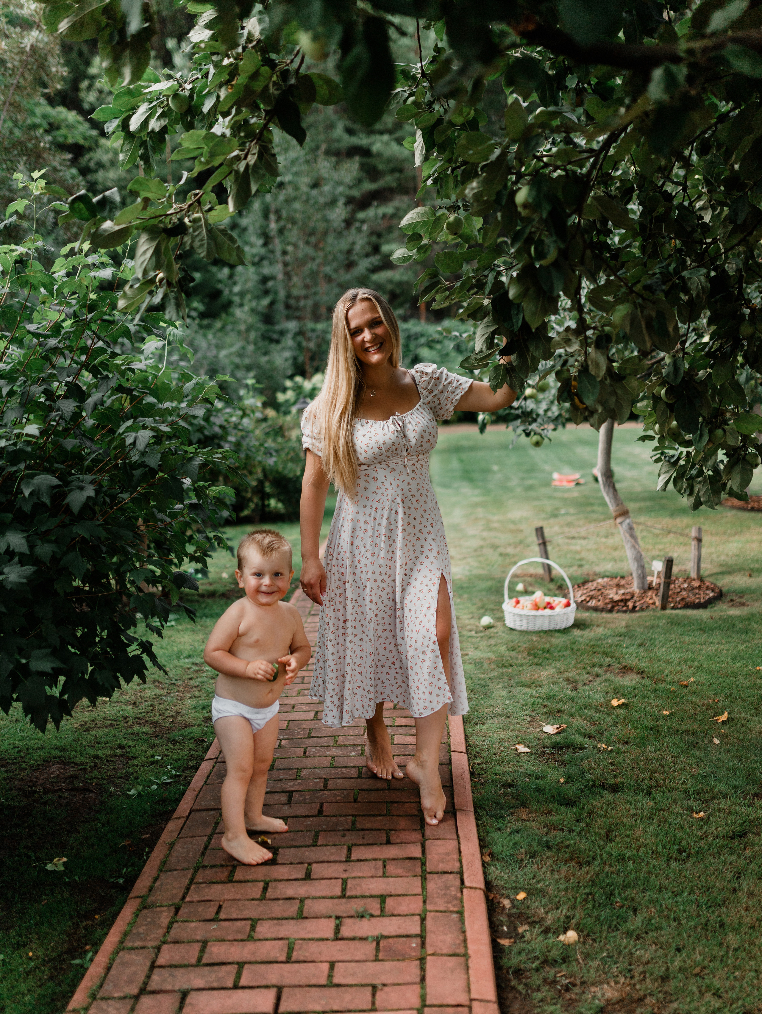 Летний день в саду. Семейный фотограф в Санкт-Петербурге Ирина Иванова