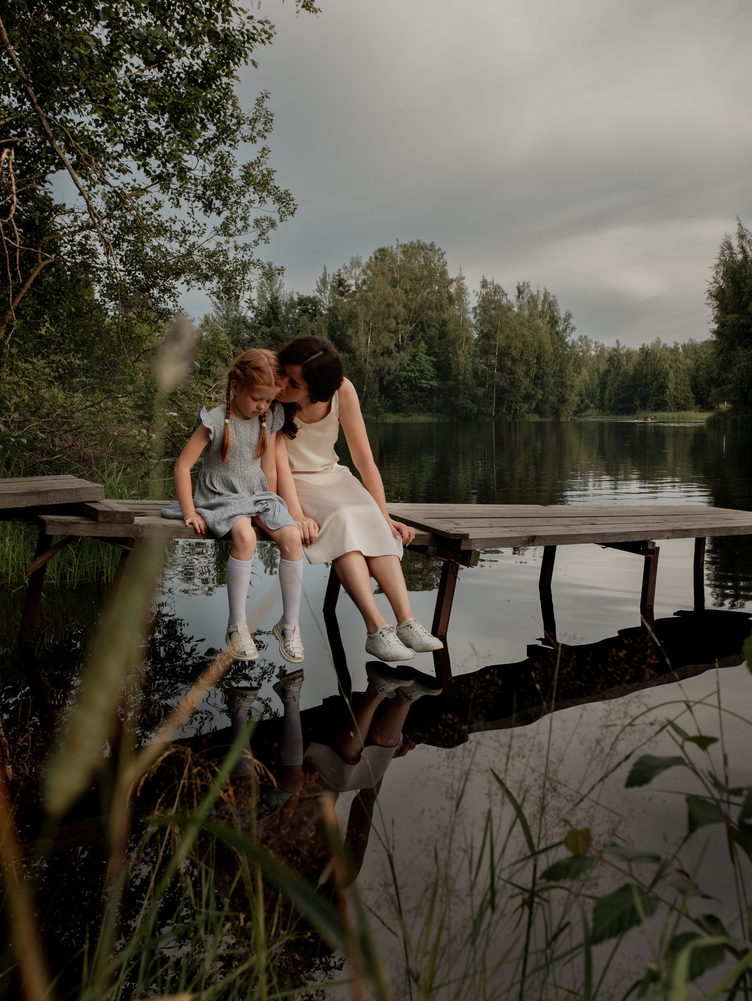 Аня и Ксюша в деревне. Семейный фотограф в Санкт-Петербурге Ирина Иванова