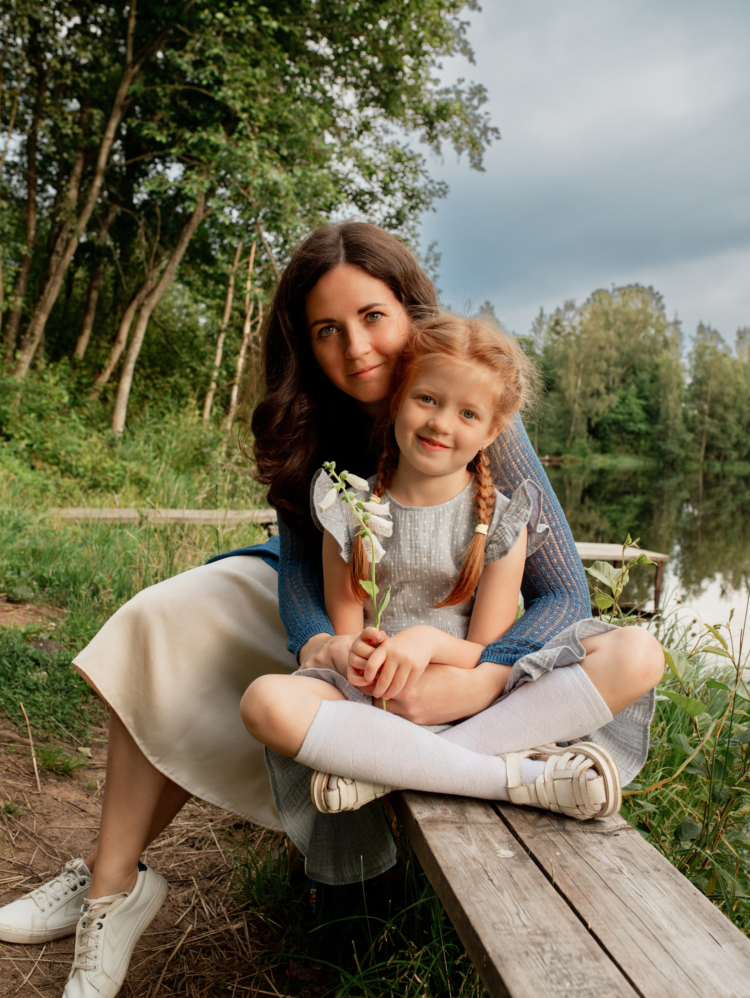 Аня и Ксюша в деревне. Семейный фотограф в Санкт-Петербурге Ирина Иванова