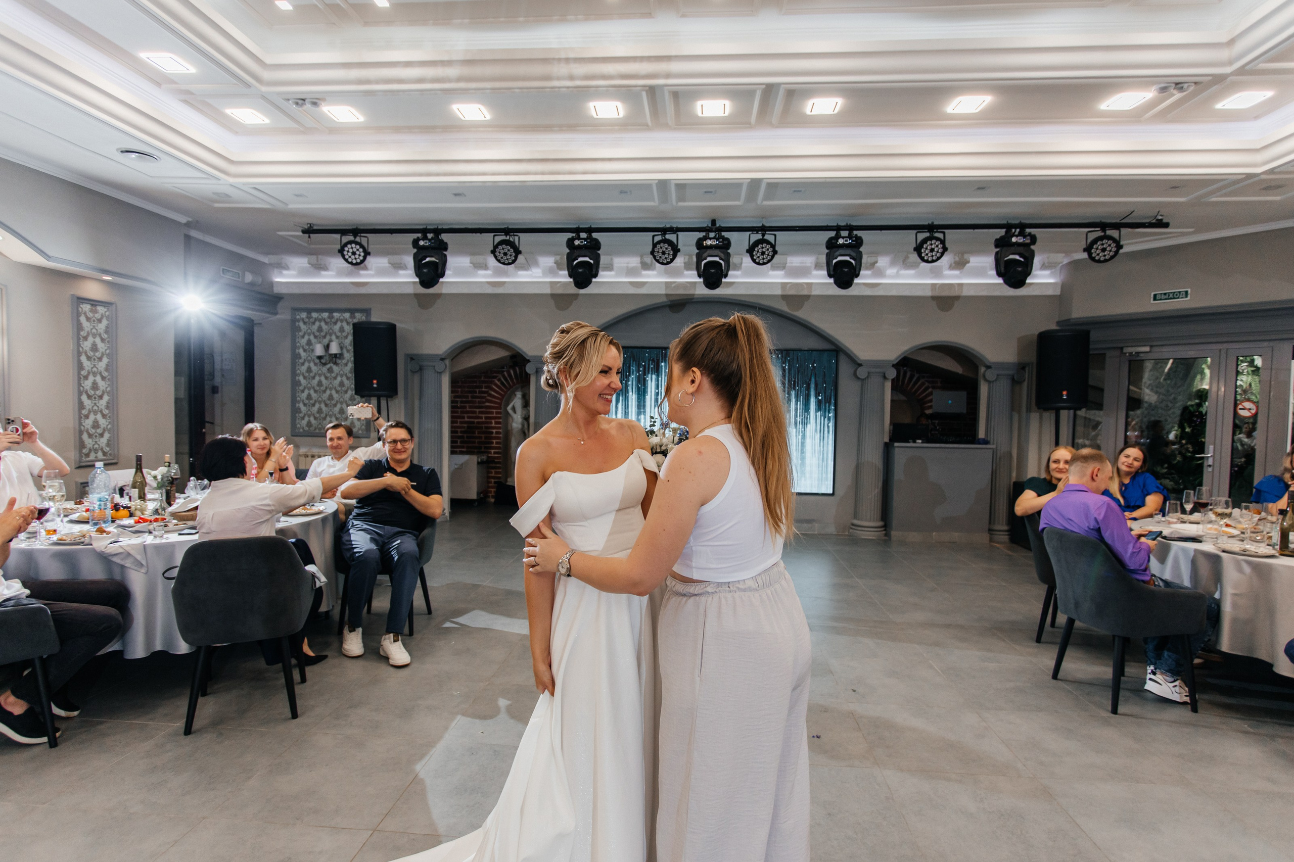 Саша & Валя. Свадебный и портретный фотограф в Омске Антон Карев