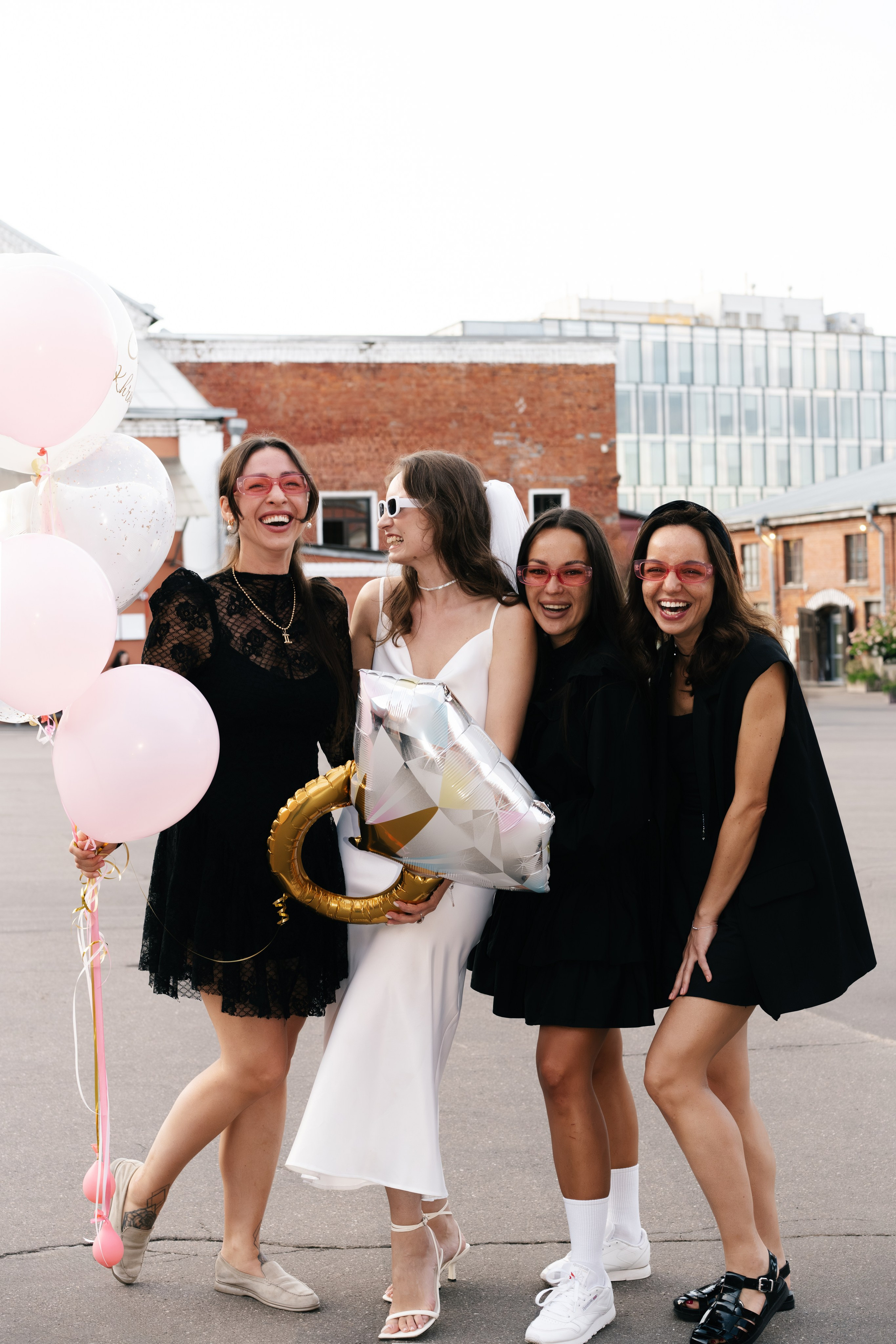 Chao, Khromova!. Главная