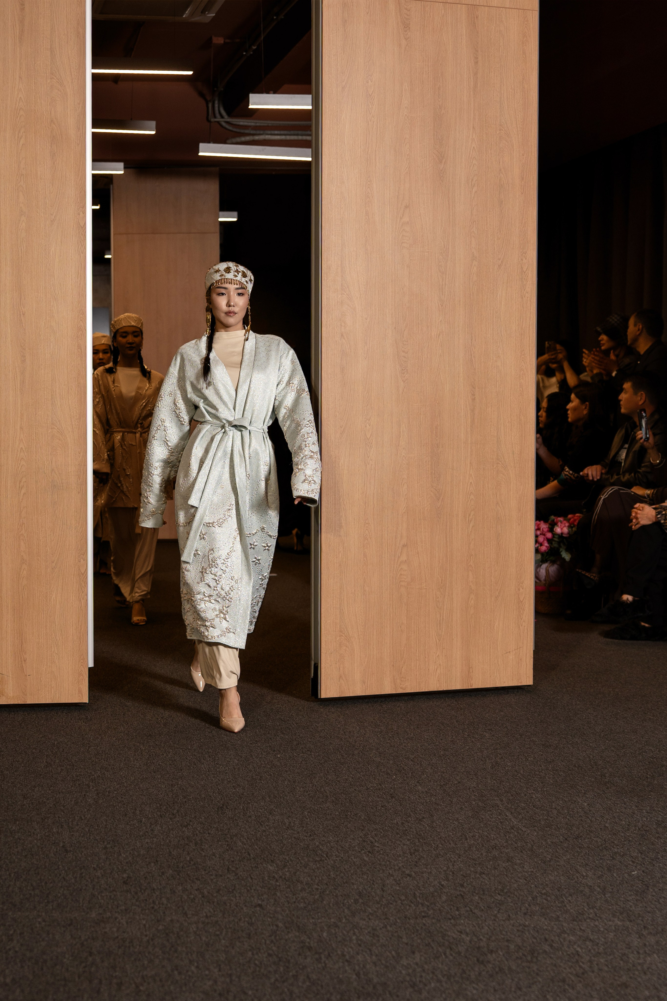 Brand NIET DRESS. Сайт Алматинского НЮ АРТ, будуар и фэшн фотографа Дениса Карпенко