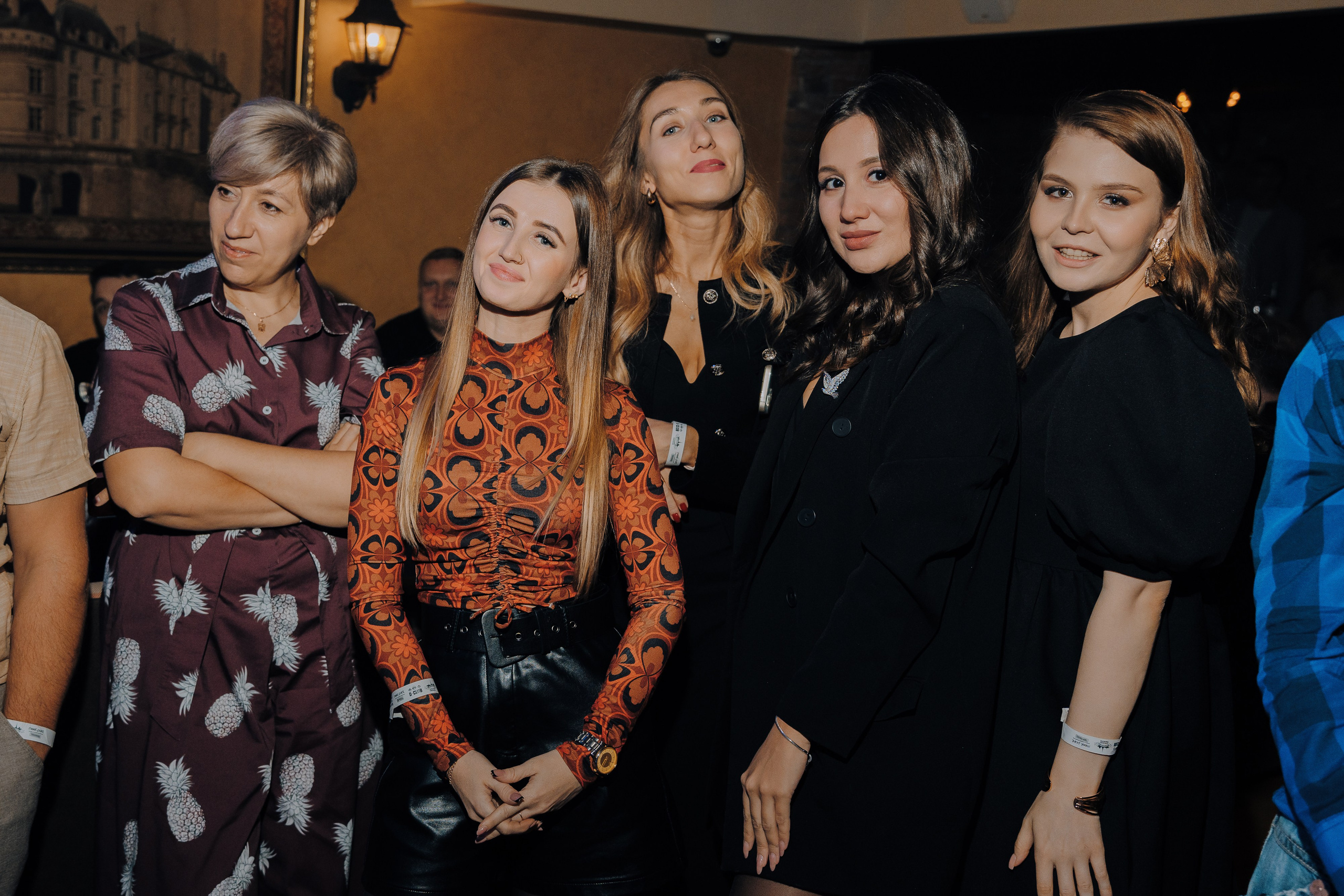 20 ЛЕТ МЕГАПОЛИС ЧЕЛЯБИНСК ХЕДЛАЙНЕР ЕЛКА. Репортажный фотограф Зуев Роман г. Челябинск