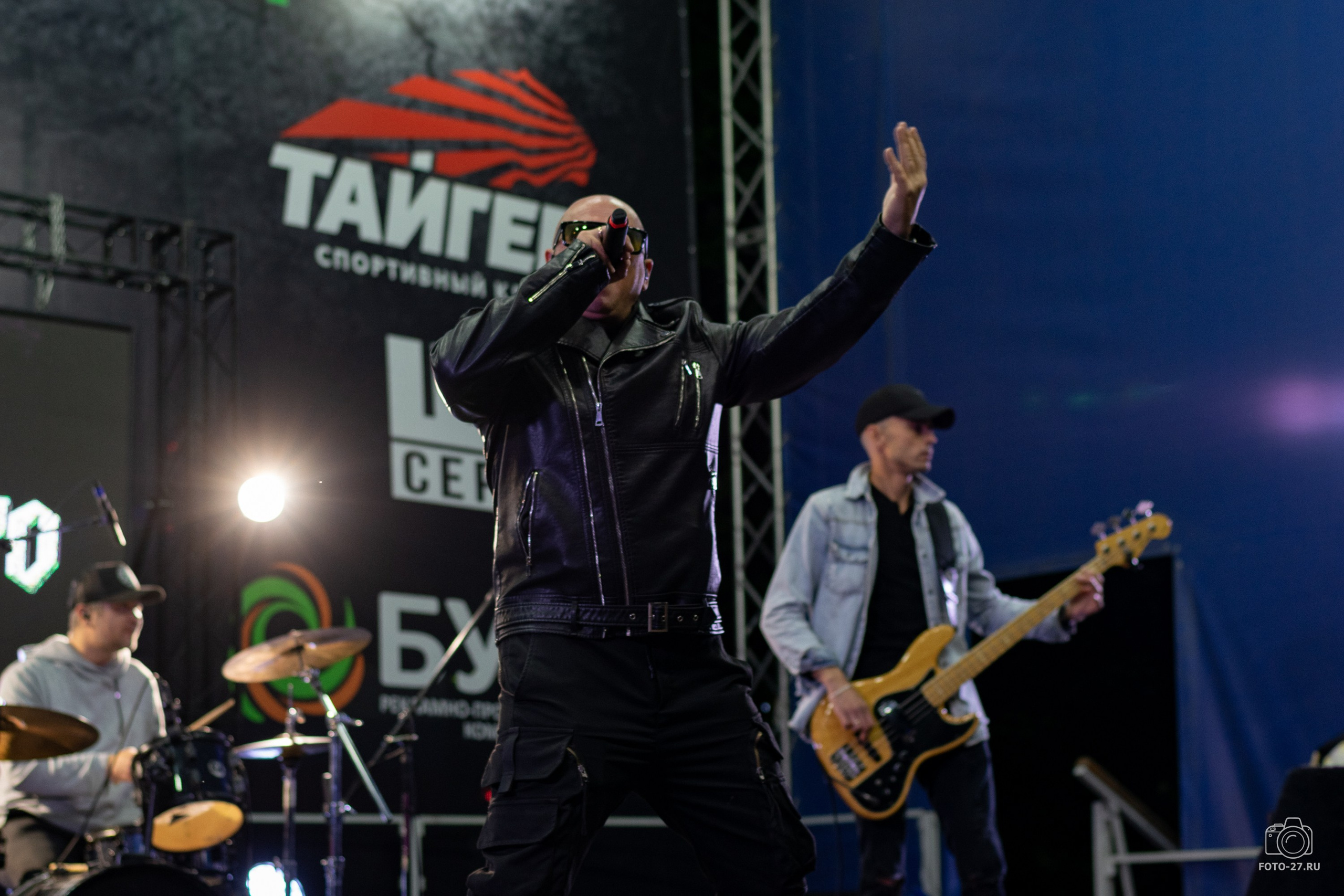 Антон Курдюмов фотограф в Хабаровске Рина Курдюмова фото27 foto27 Антон Дорофеев репортажный репортаж документалист Тони и Рина фотосоздатели Международный фестиваль Рок в защиту животных Хабаровск