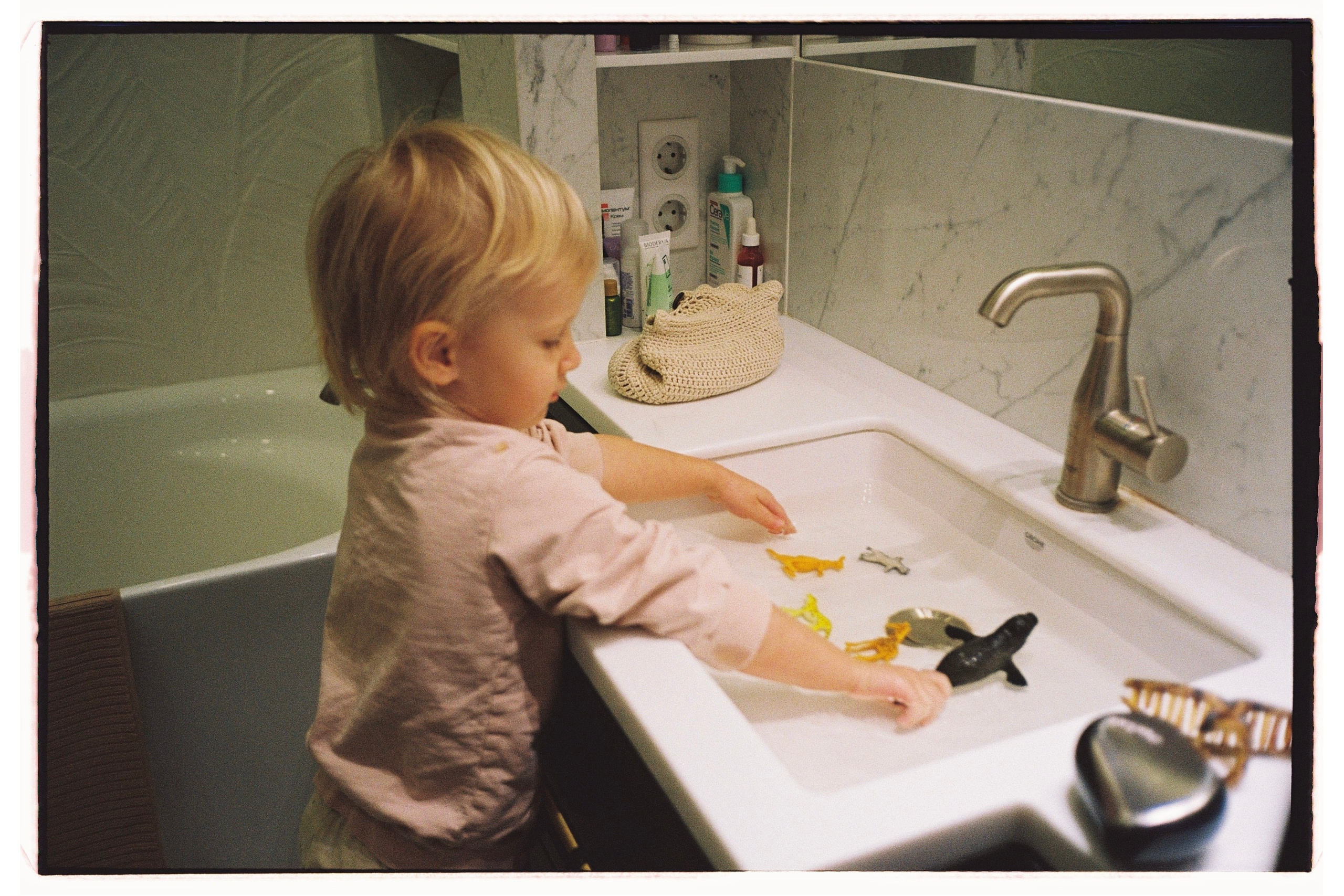 A&v. Плёночный фотограф — Москва