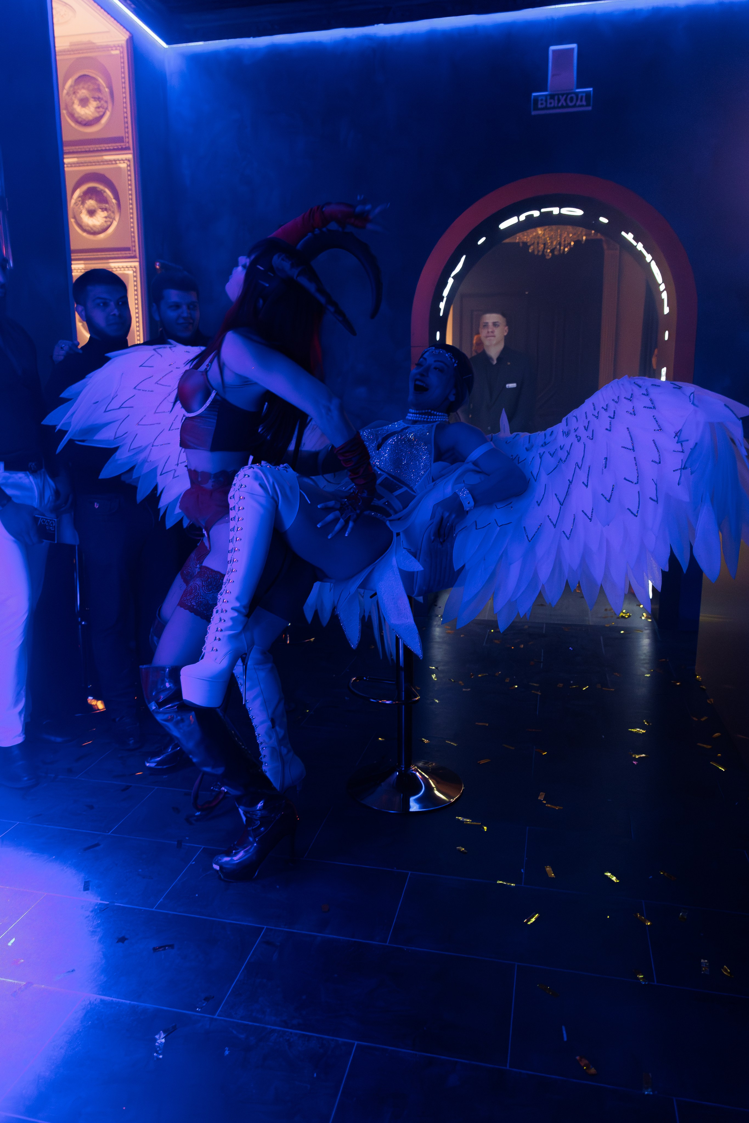 ЛУВР [Открытие Ночного клуба]. СВОИ. ФОТООТЧЕТЫ-СОБЫТИЯ-МЕСТА