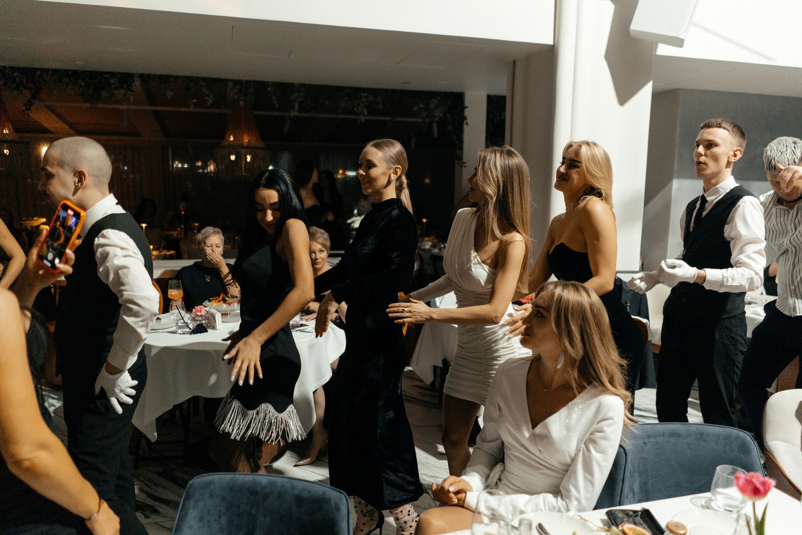 8 марта (пятница). BENUAR Restaurant