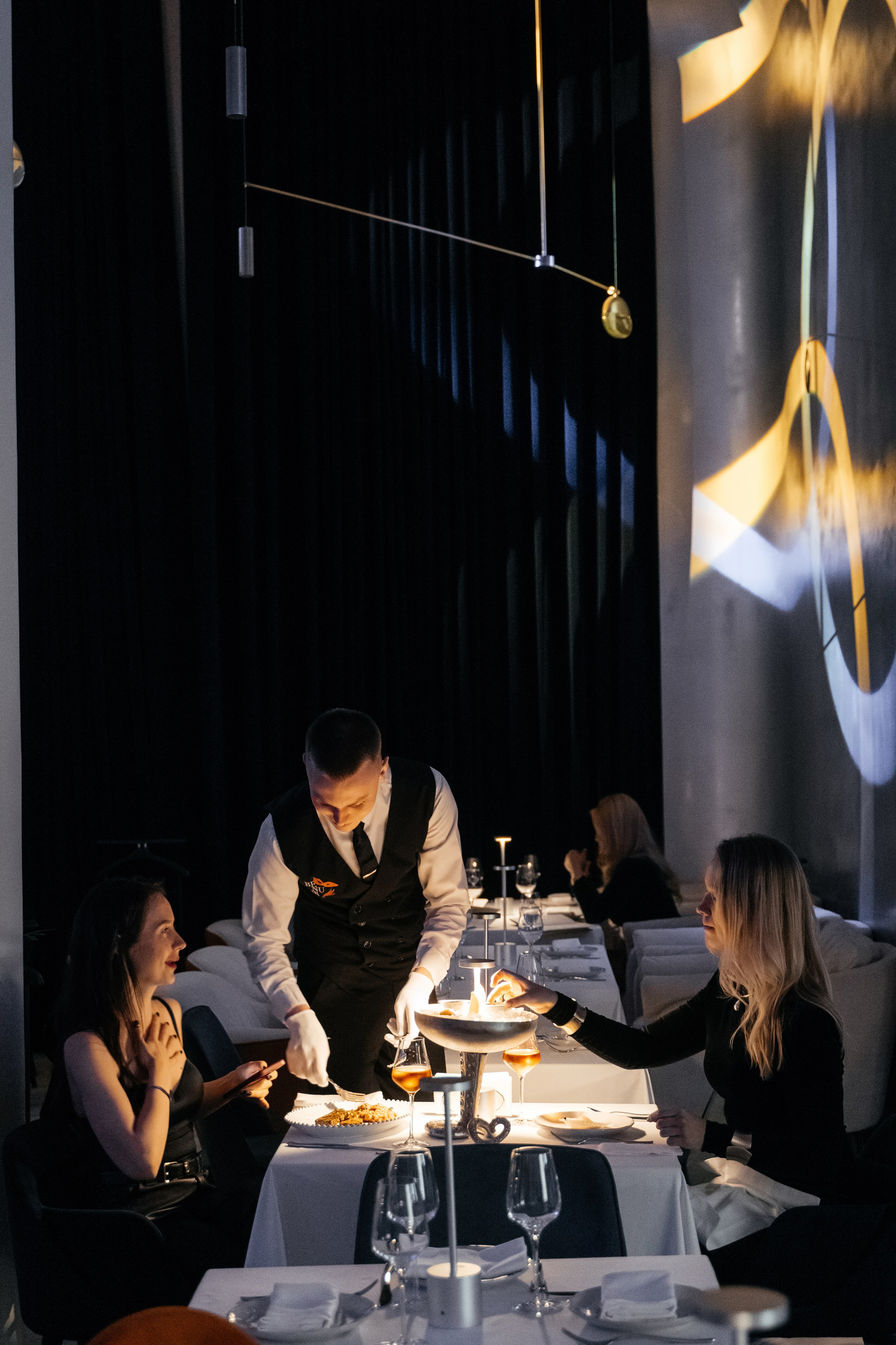 14 июня (пятница). BENUAR Restaurant