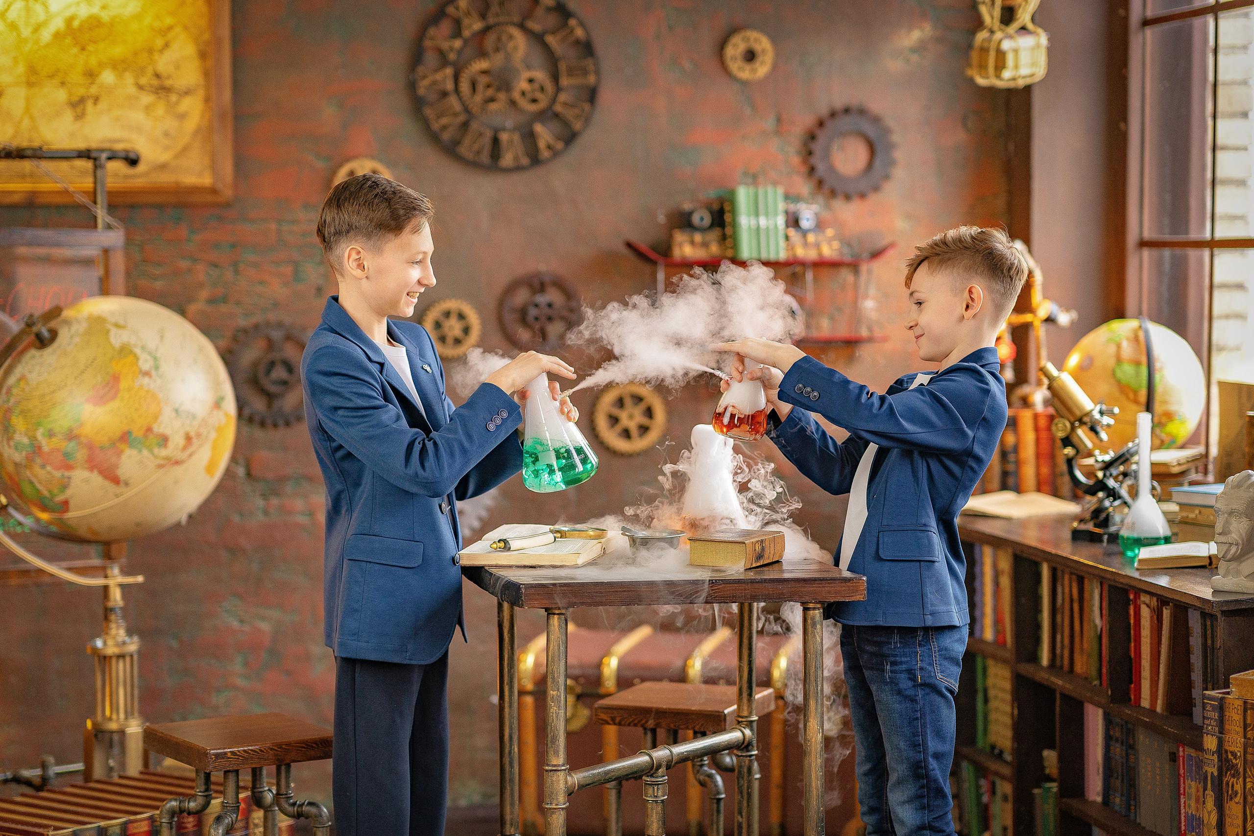 ЭКСПЕРИМЕНТ. Школьный фотограф и фотограф в детском саду