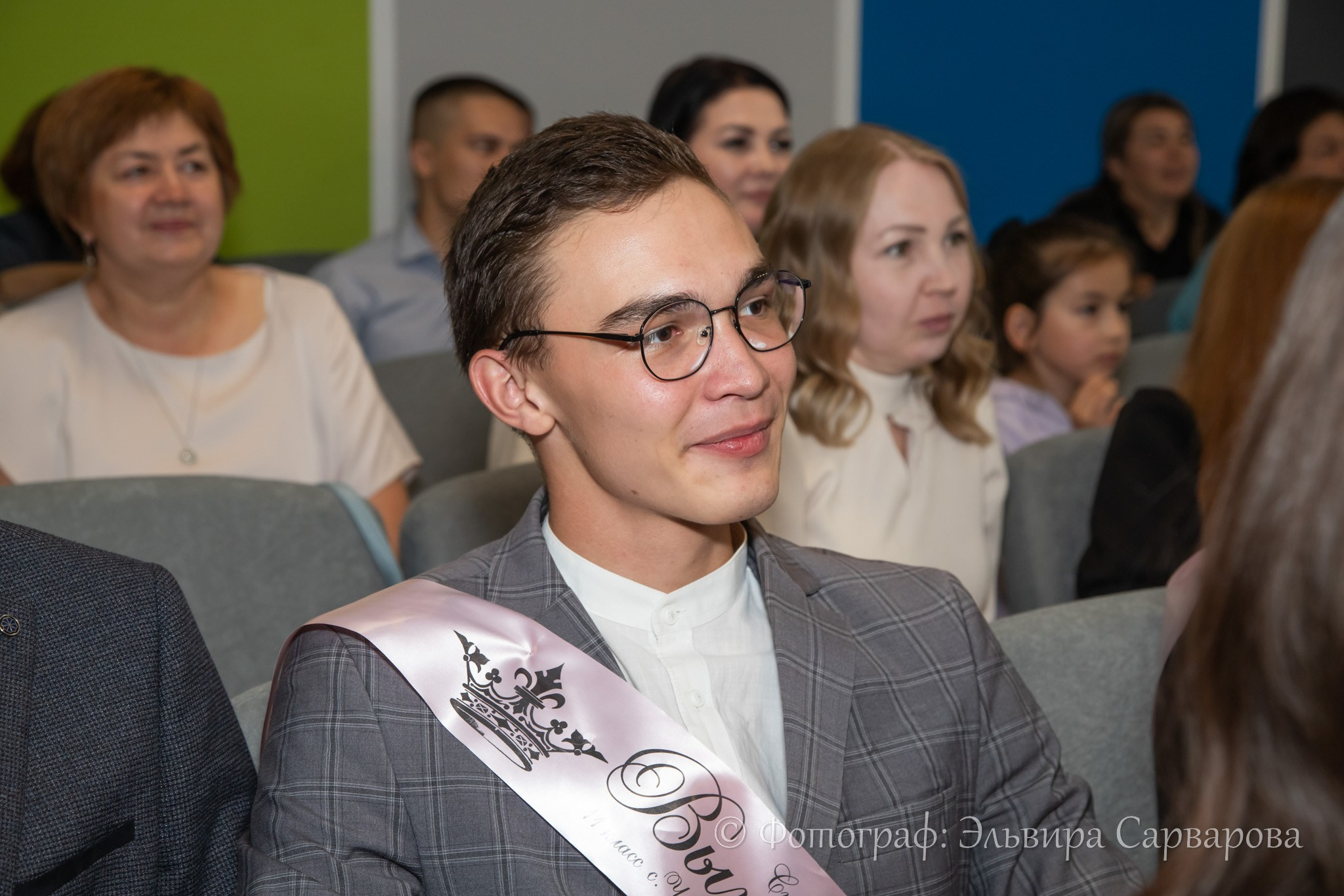 Вручение аттестатов 11 класс. Репортажный Фотограф