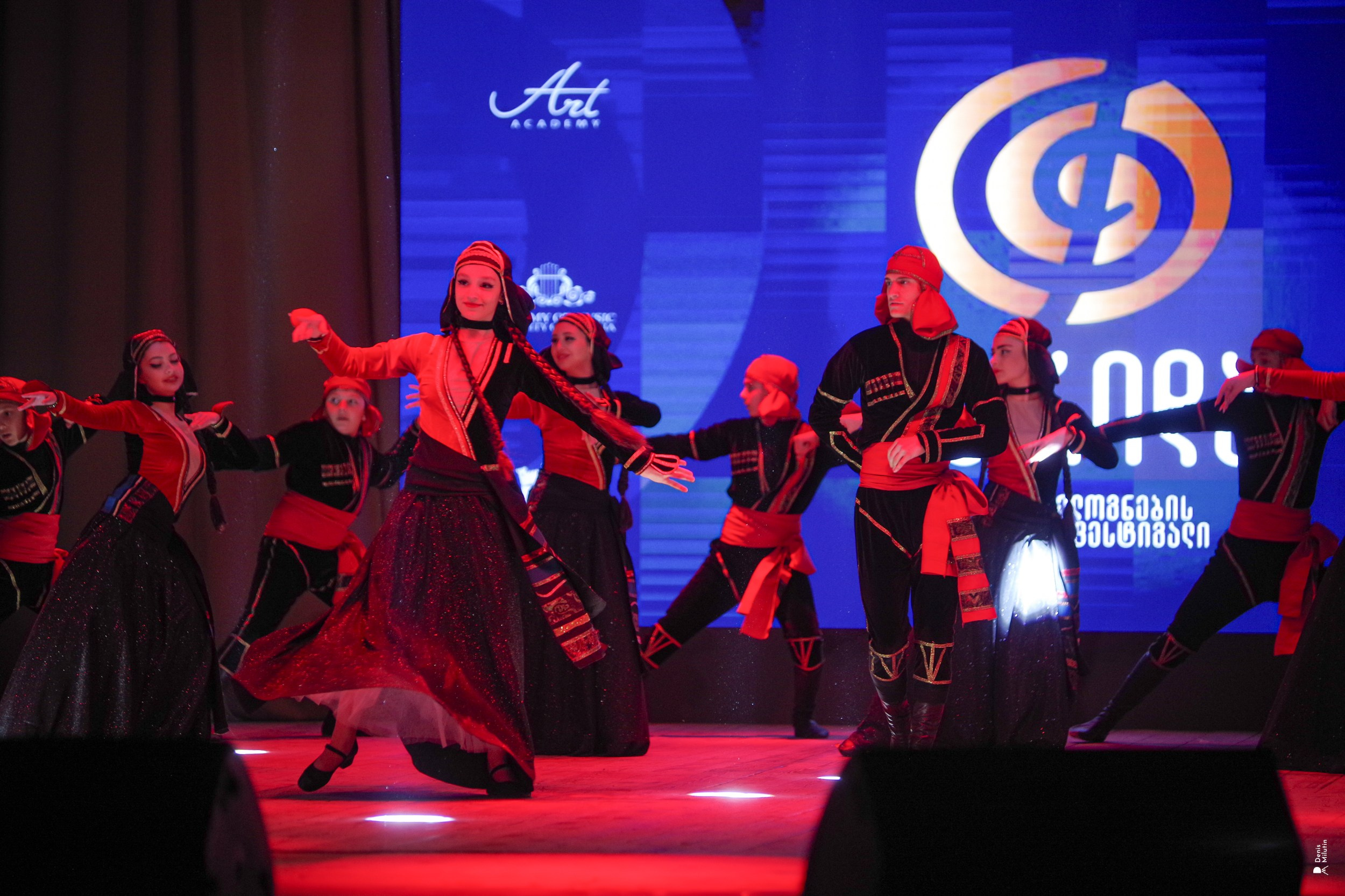 Танцы в Хоби. Портретный фотограф Денис Милютин