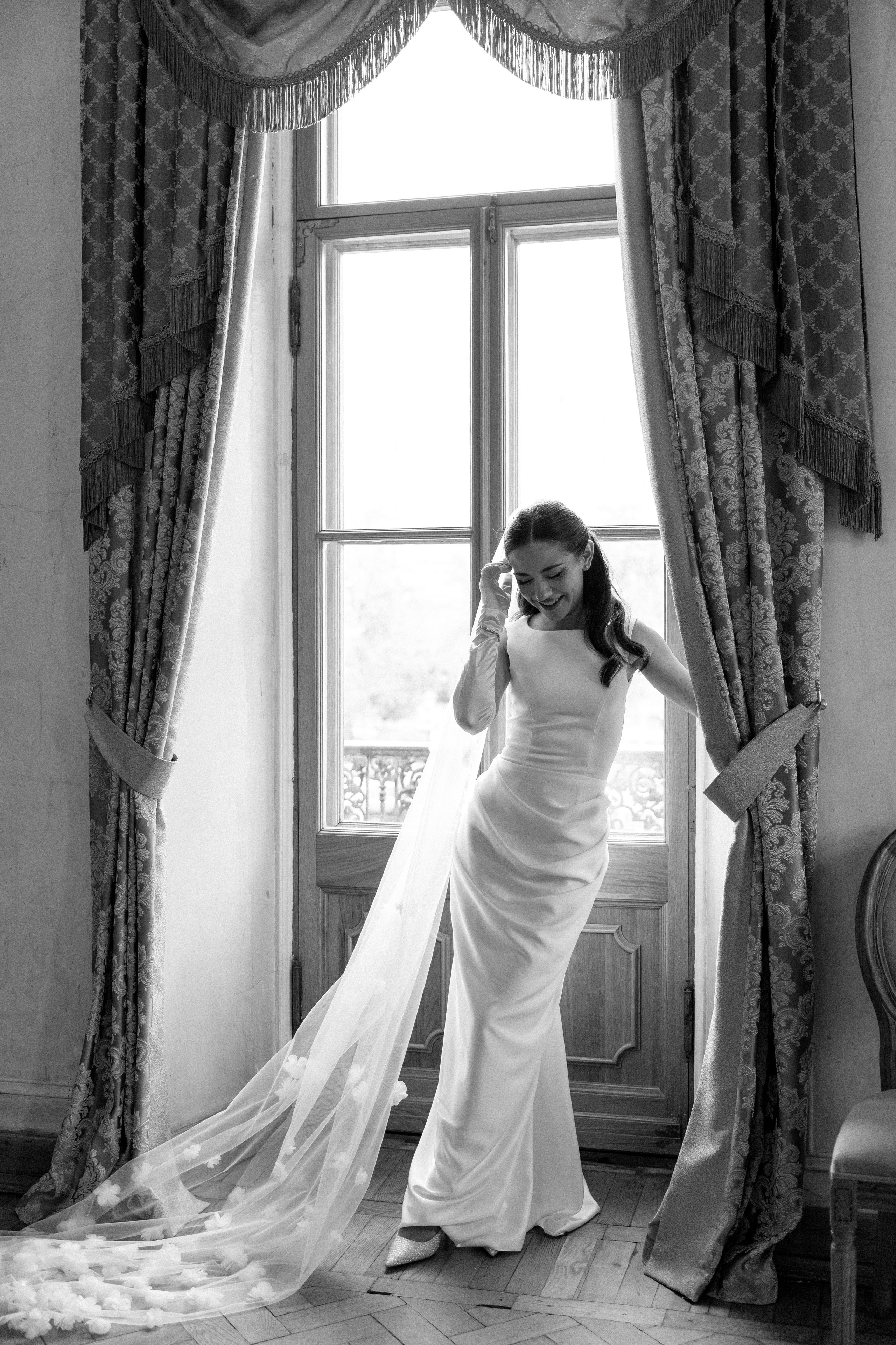 Роспись в Кутузовском ЗАГСе, фотосессия в Пушкинской библиотеке и банкет (семейный ужин) в ресторане «Кафе Пушкинъ». Свадебный фотограф в Москве Полина Лелетко