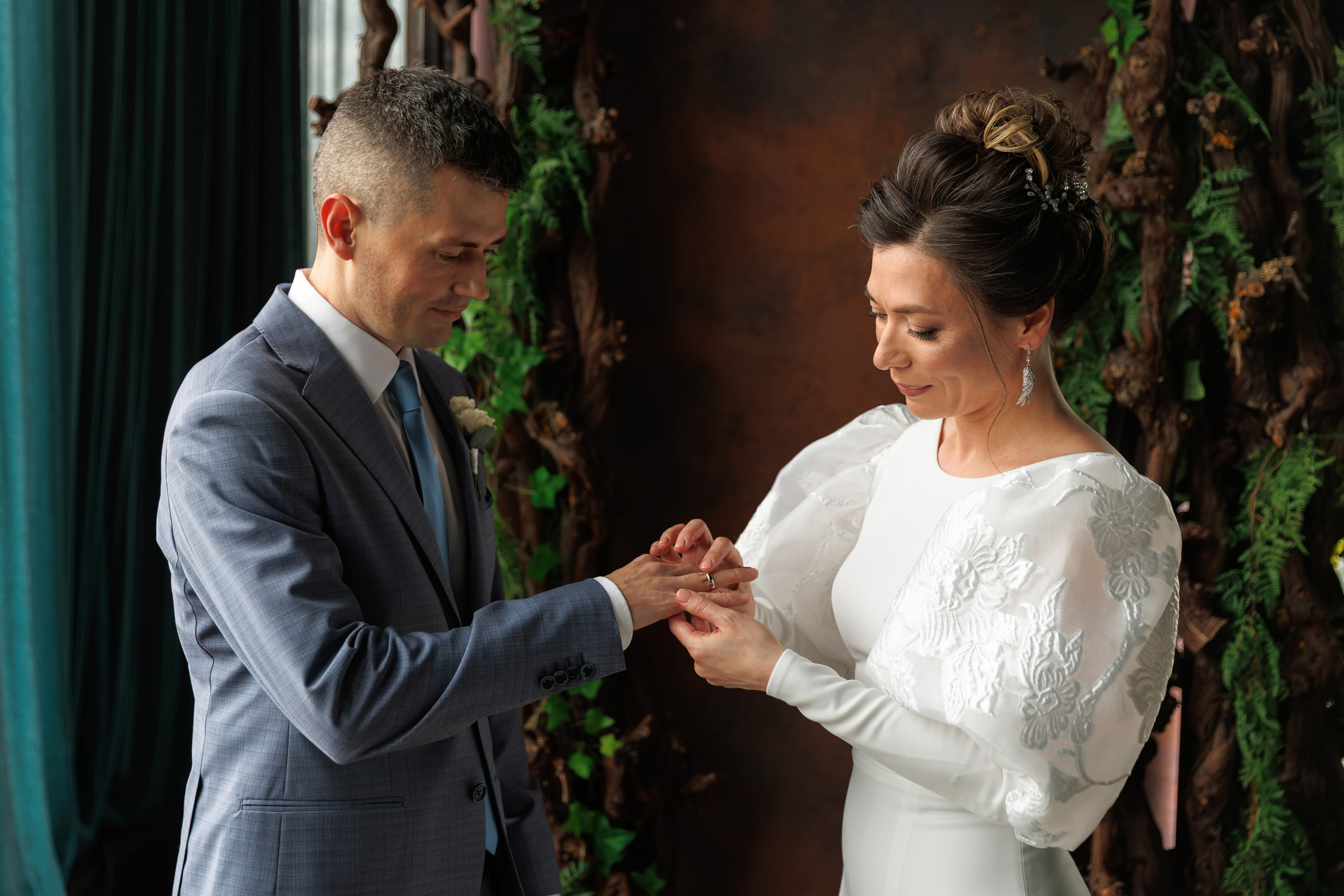 Свадебная фотосессия в библиотеке читальне им Пушкина. Свадебный фотограф Москва и МО Сергей Киржаев