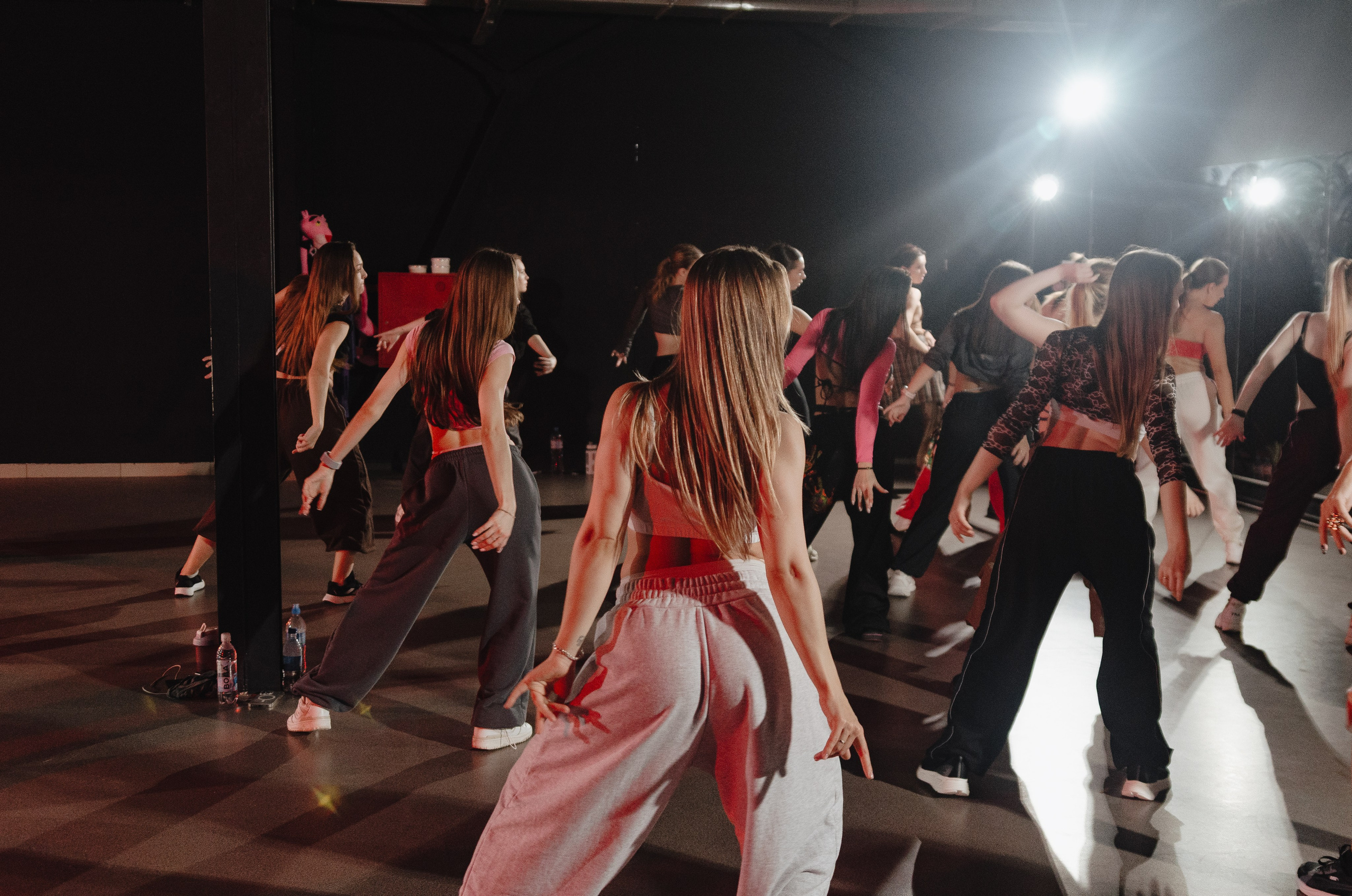 Мастер-классы по High Heels/Girly hip-hop от Оксаны ATTA. Денисова Аля — фотограф для парных съемок и индивидуальных историй в Барнауле