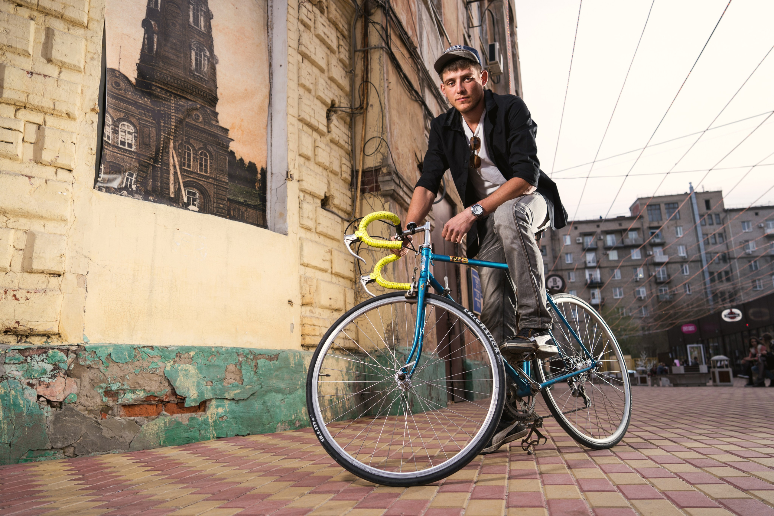 Алексей со своим ретро-велосипедом. Событийный фотограф Максим Бескоровайновнов