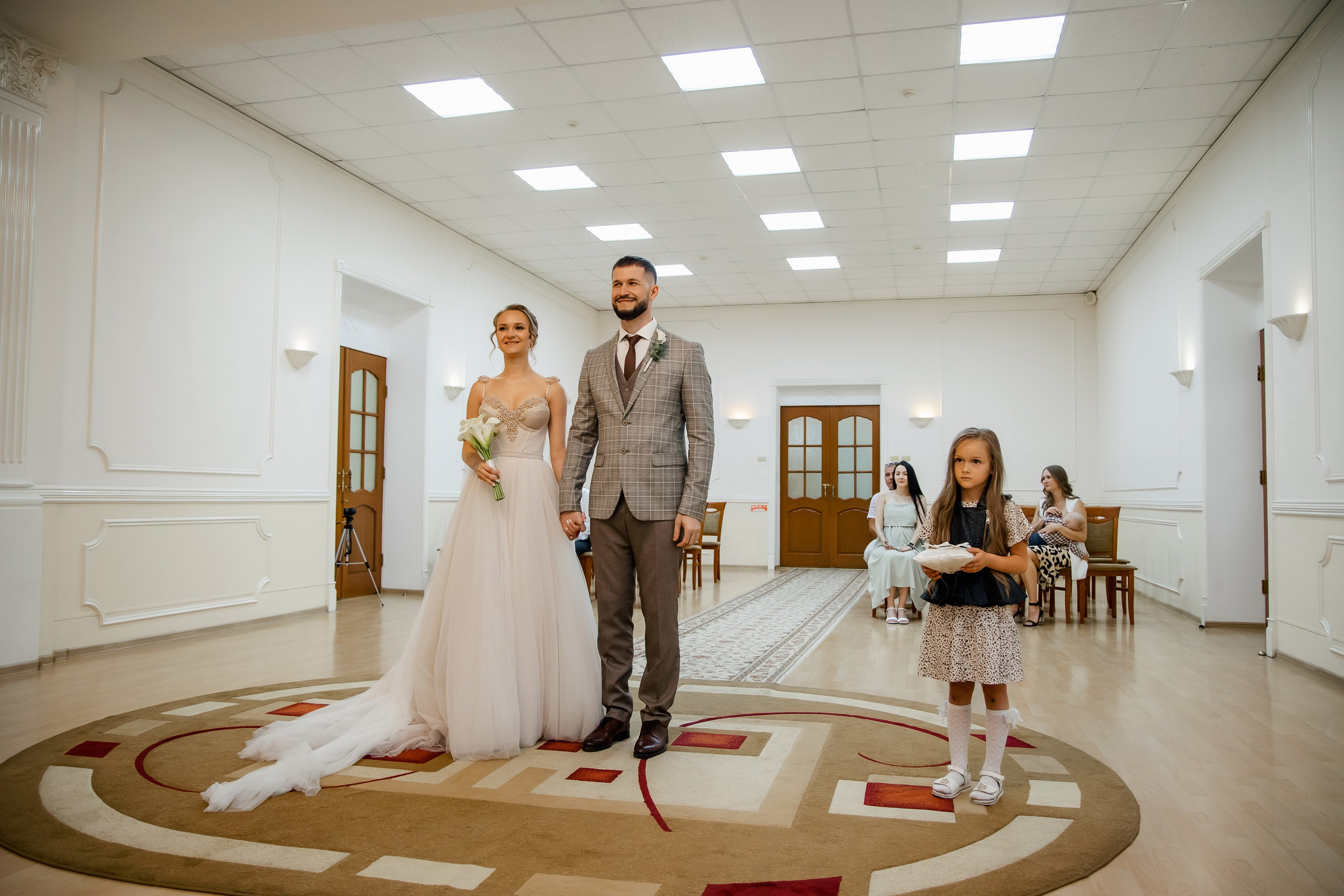 Степан и Ульяна. Утро. Загс. Прогулка. Дождь и солнце. Свадебный фотограф в Хабаровске