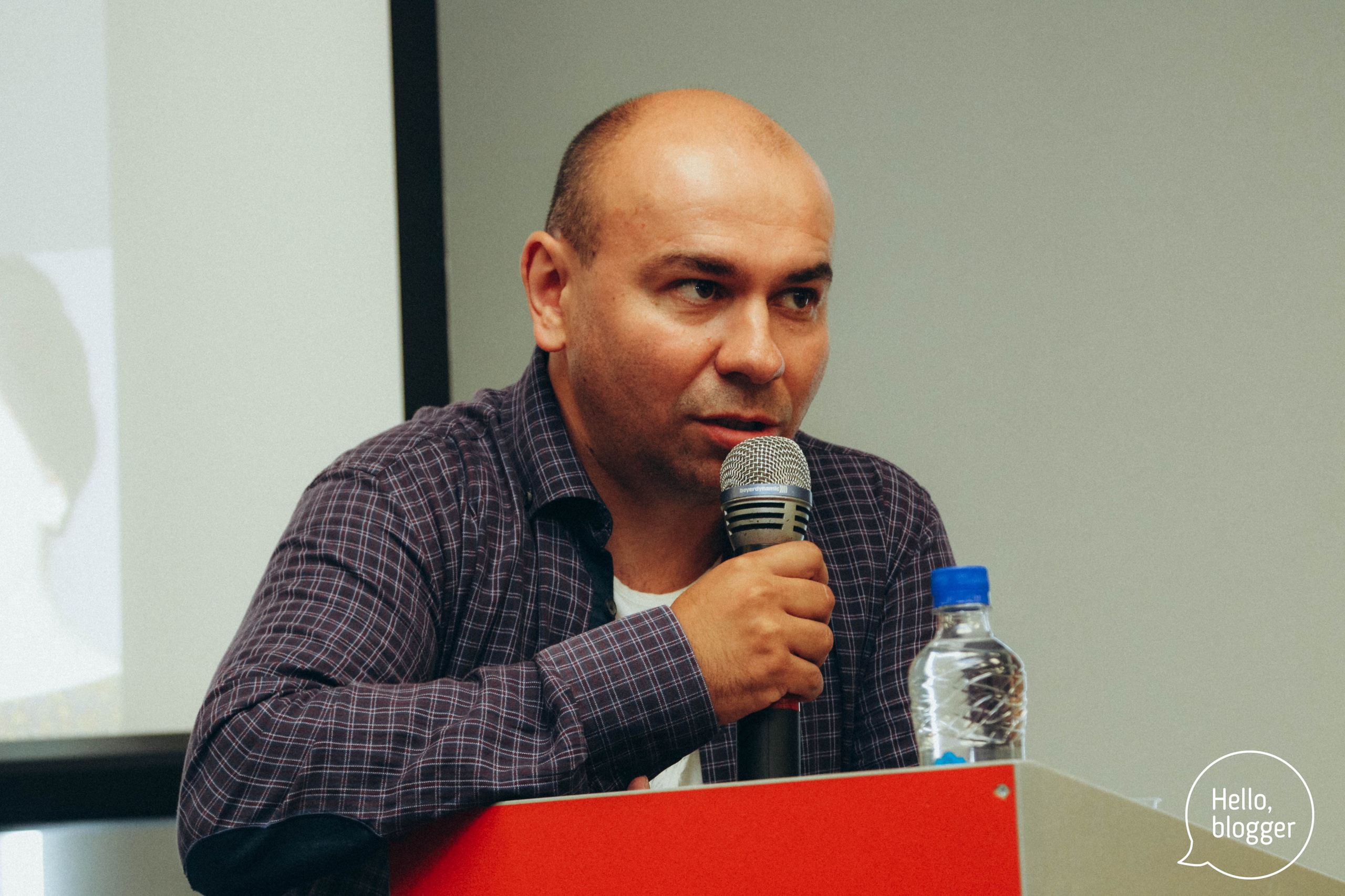 Конференция «Hello, Blogger!». Репортажный фотограф во Всеволожске и Санкт-Петербурге Владимир Капустин