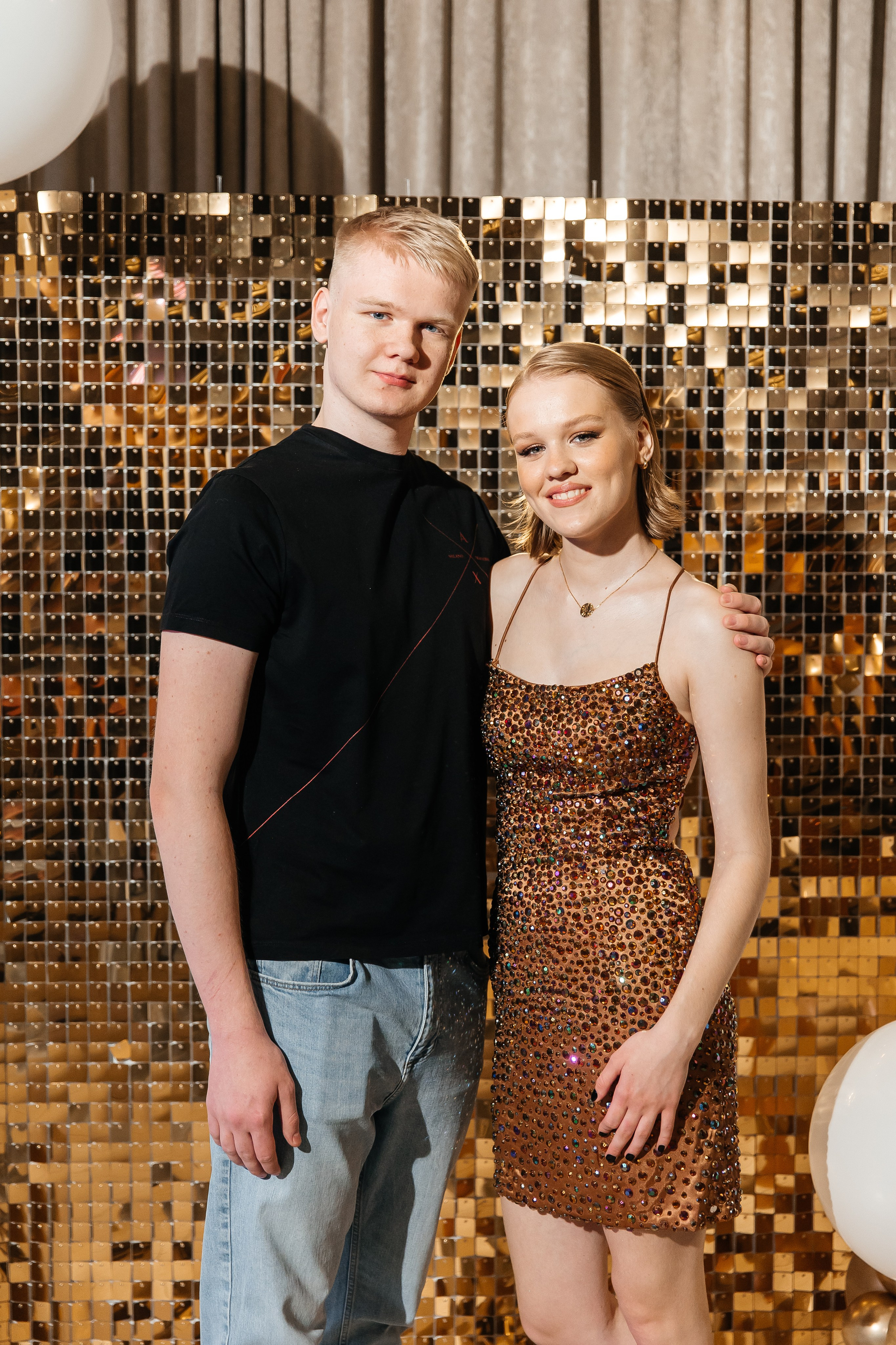 2023-06-23 Выпускной МБОУ СОШ № 10. Фотограф в Красноярске