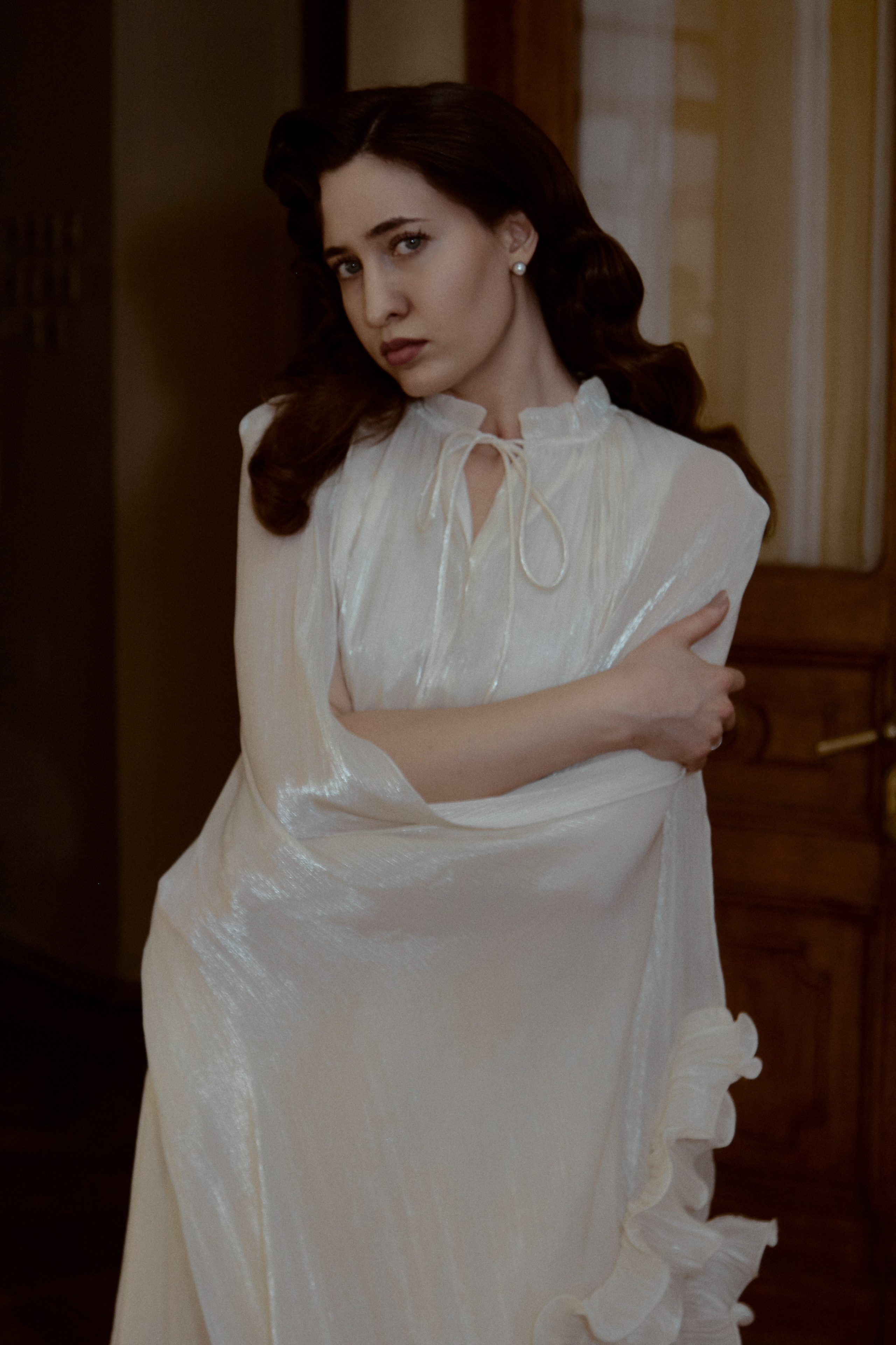 Свадебное лавстори в стенах библиотеки им. Пушкина. Свадебный фотограф в Москве Приятелева Ангелина